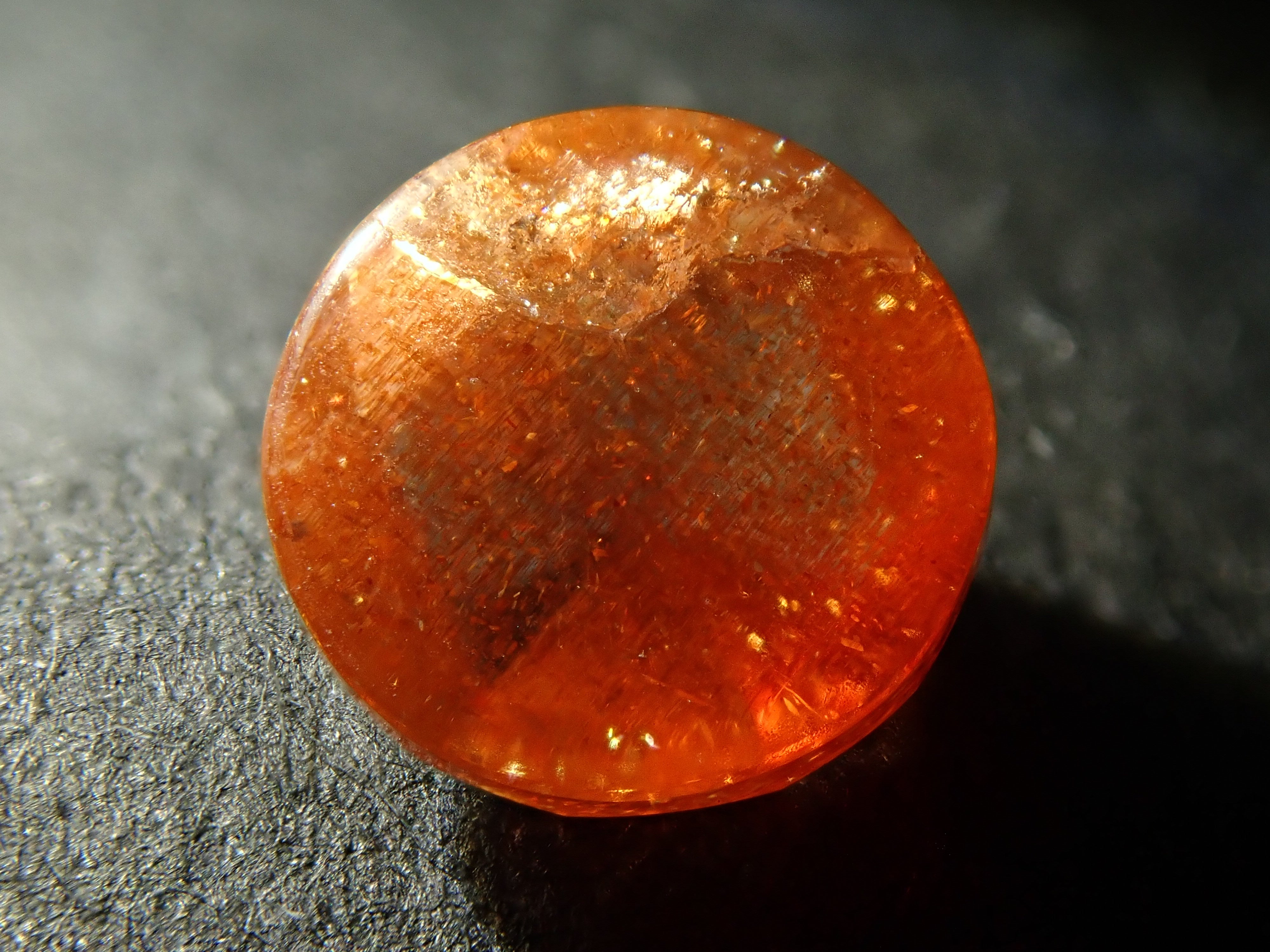 【11/10 22時販売】タンザニア産サンストーン（イリュージョンサンストーン） 6.3mm/0.911ctルース（ローズカット）