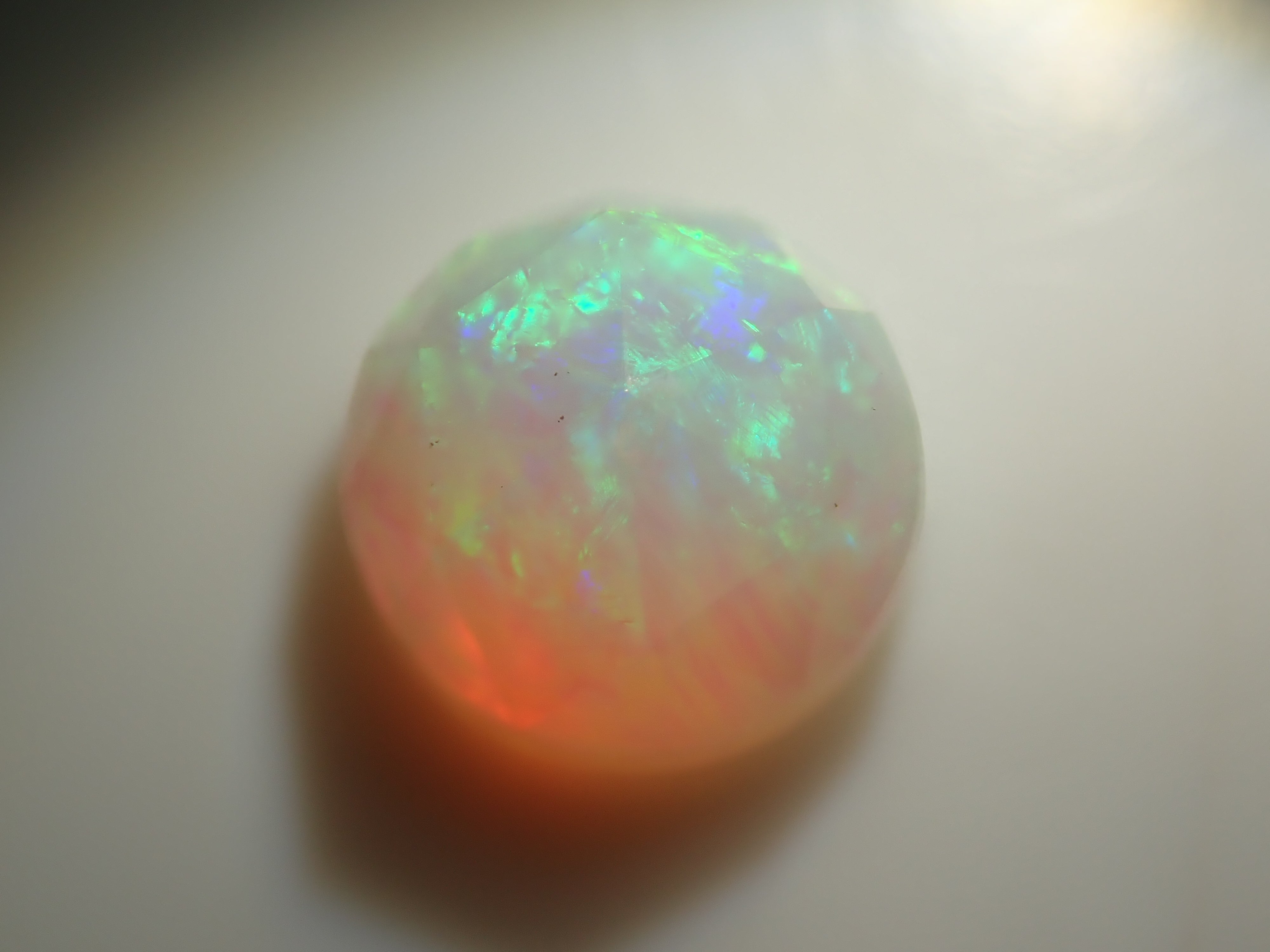 【1/5 22時販売】オーストラリア産ホワイトオパール 6.0mm/0.697ctルース（ローズカット）