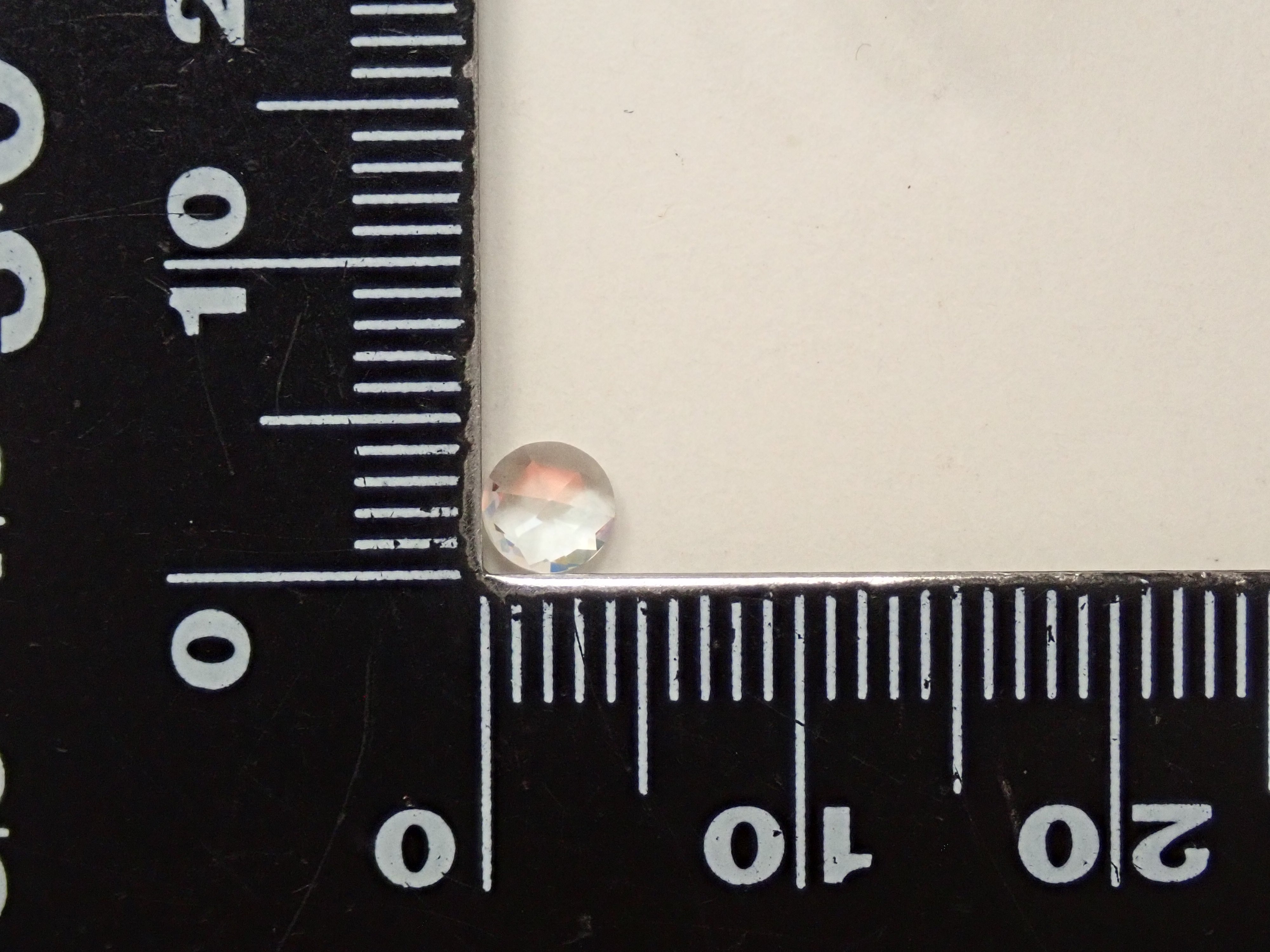 【11/10 22時販売】タンザニア産アンデシン・ラブラドライト（通称名 レインボームーンストーン） 4.3mm/0.238ctルース（ローズカット）