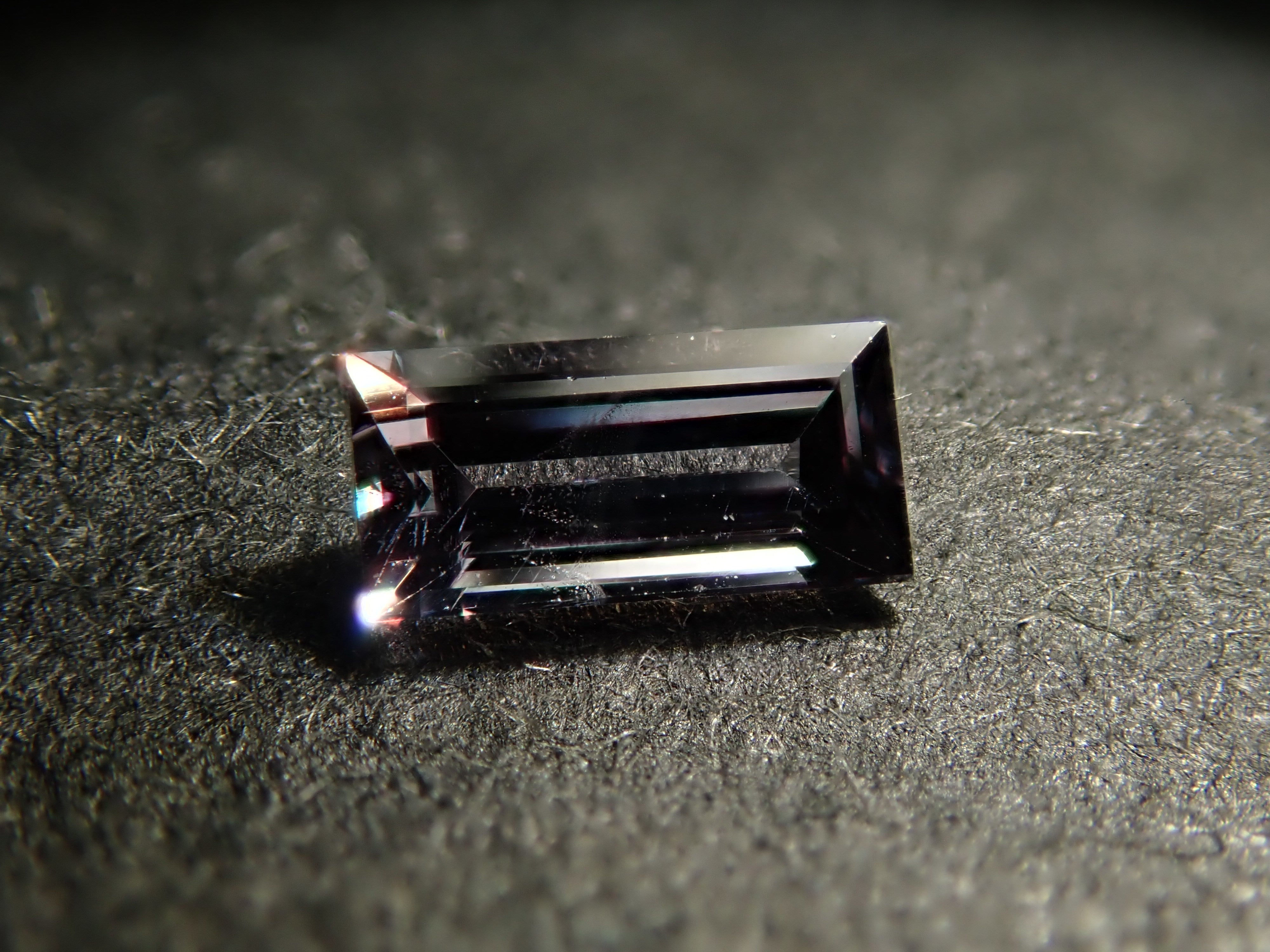 [On Sale at 10 PM on January 10th] Madagascar Bekiri Blue Garnet (Color Change Garnet) 0.131ct Loose Stone