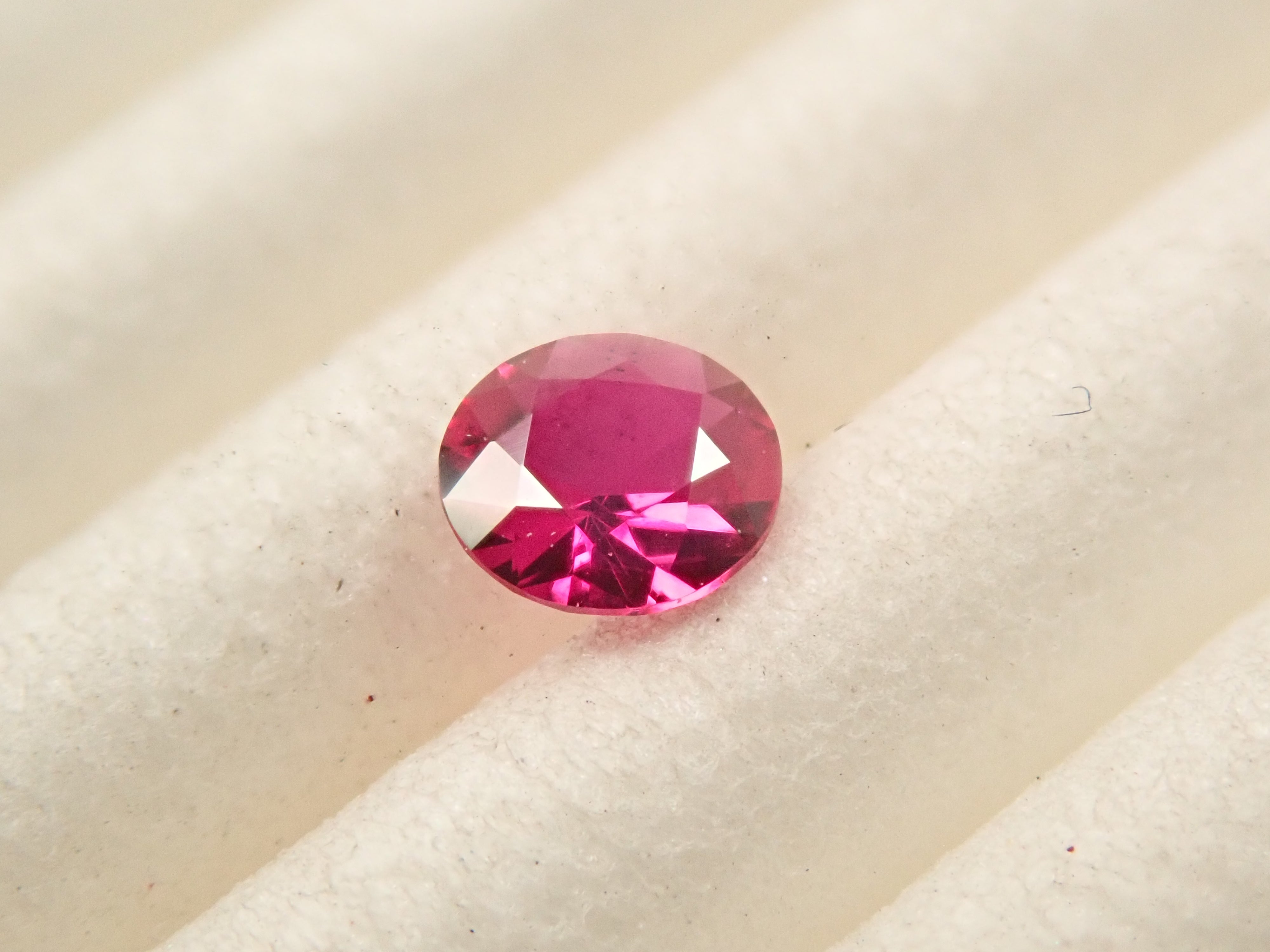 【11/10 22時販売】モザンビーク産ルビー 3.4mm/0.139ctルース