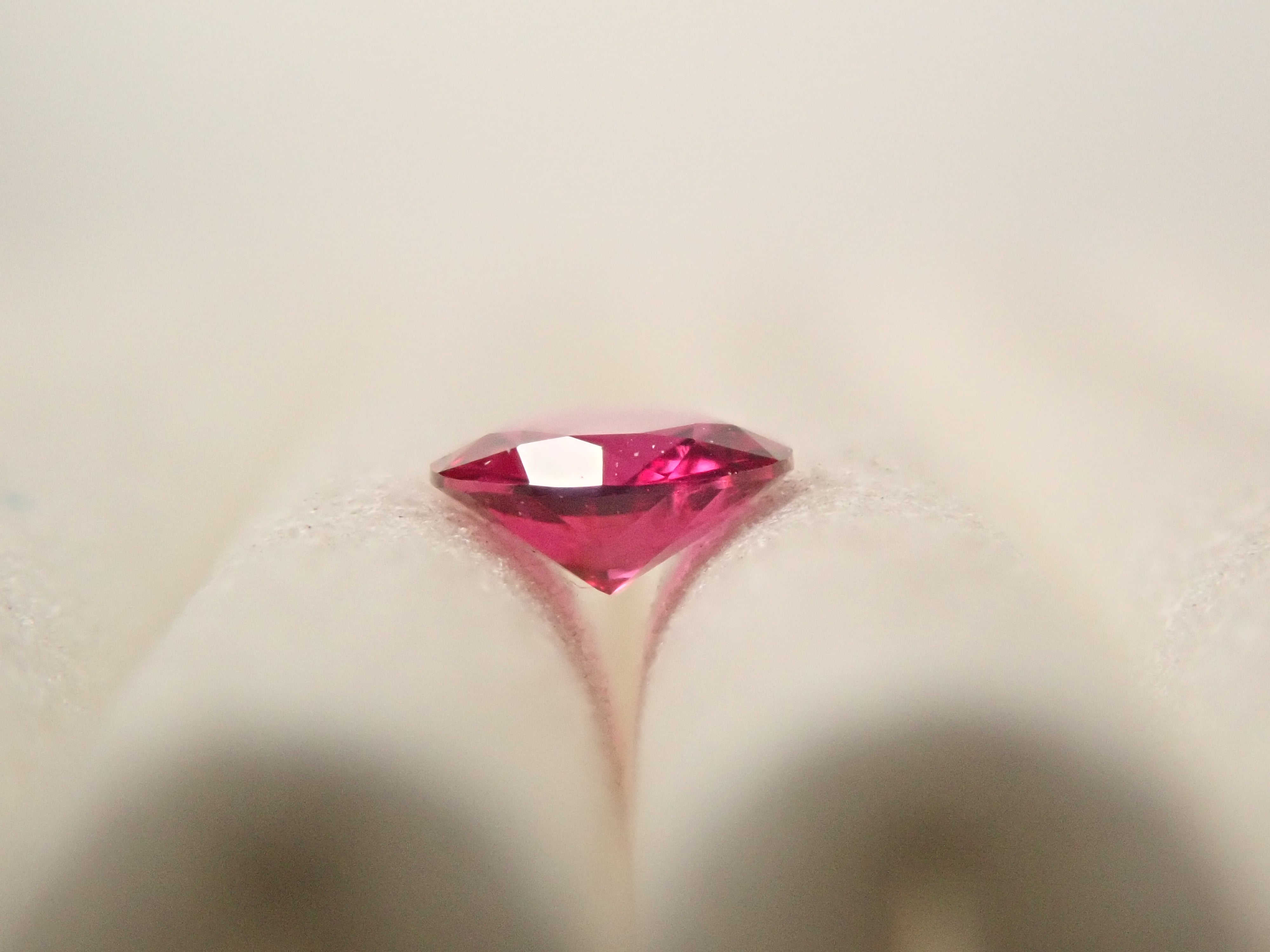 【11/10 22時販売】モザンビーク産ルビー 3.4mm/0.139ctルース