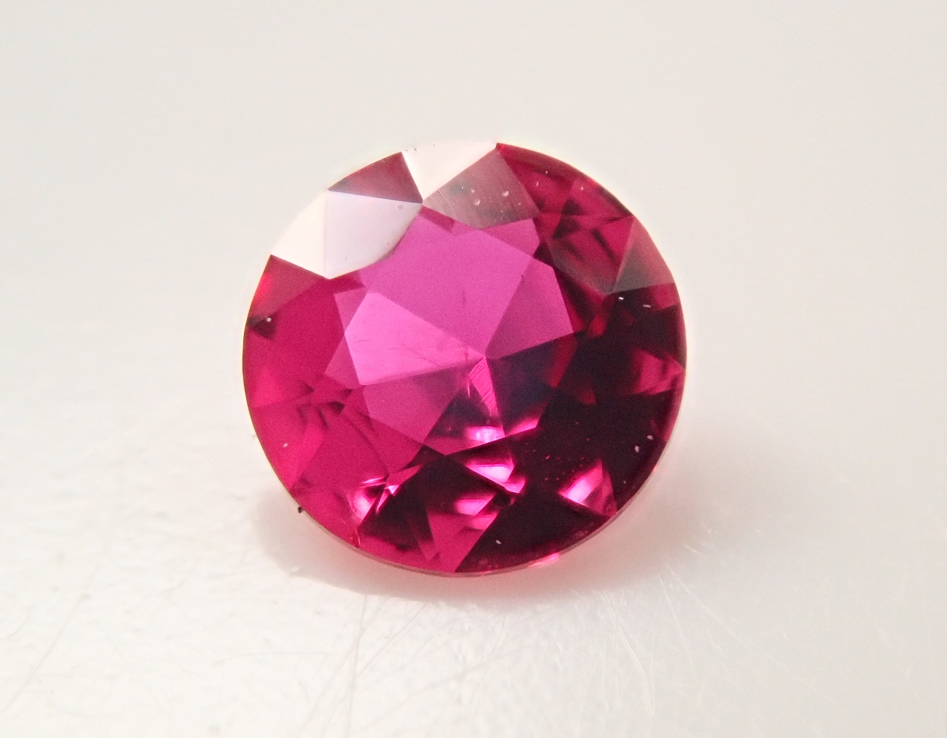 【11/10 22時販売】モザンビーク産ルビー 3.4mm/0.139ctルース