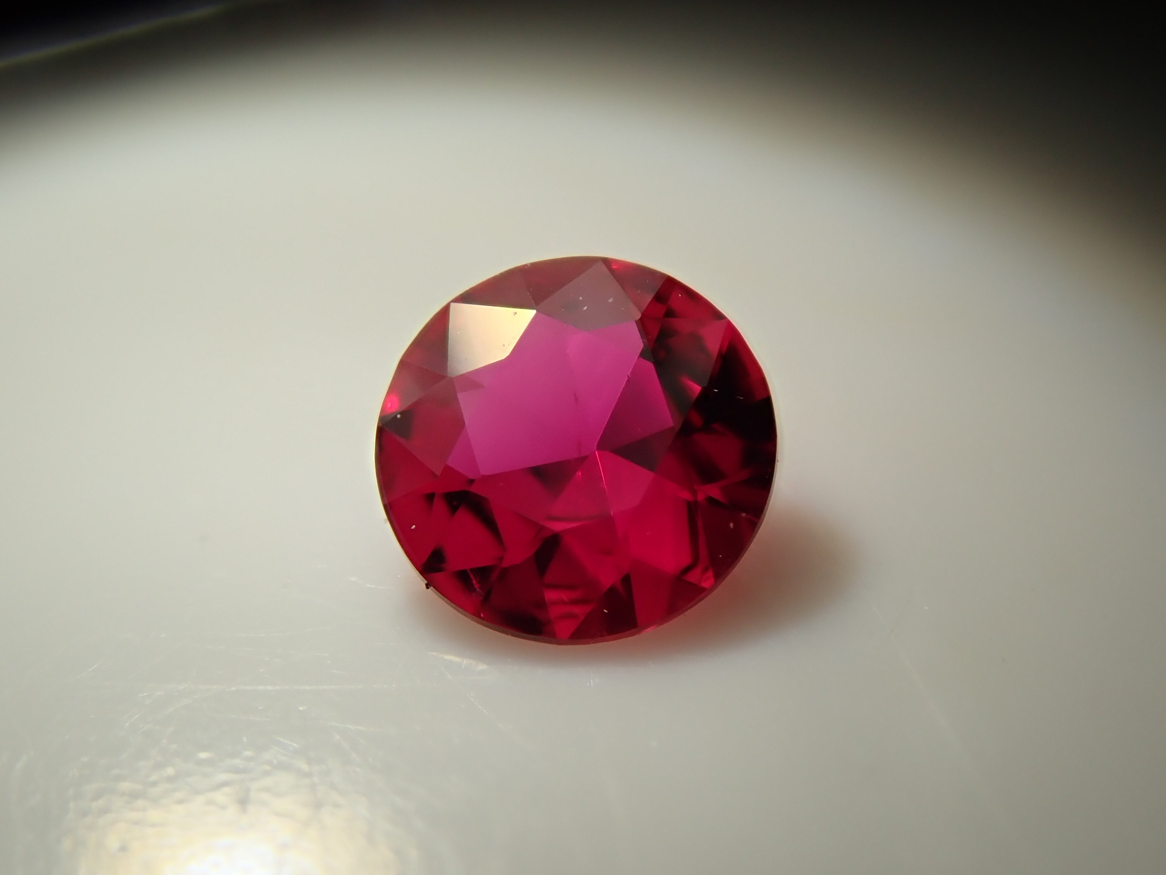 【11/10 22時販売】モザンビーク産ルビー 3.4mm/0.139ctルース