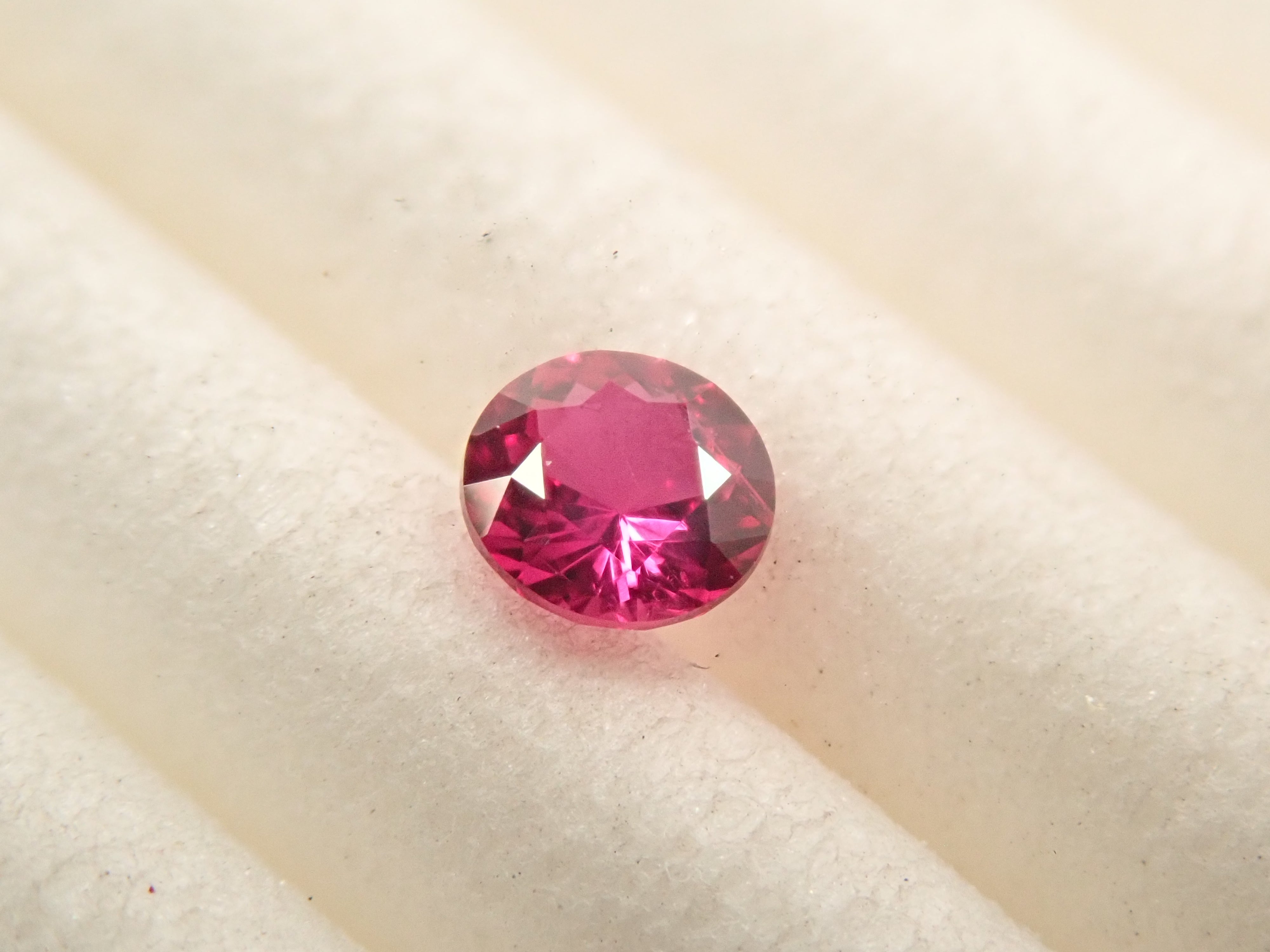 [12559773] Ruby 0.122ct loose stone