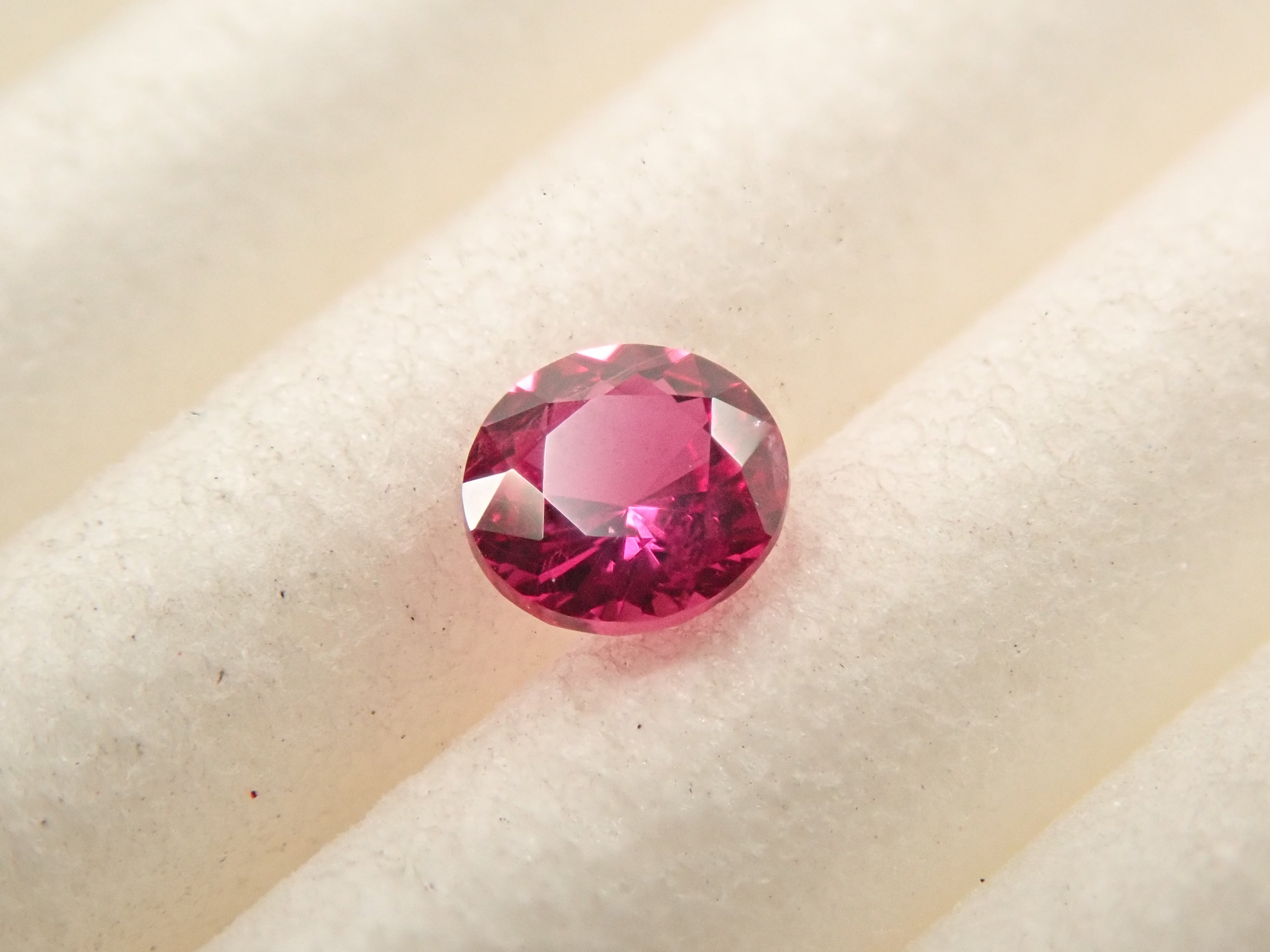 [12559773] Ruby 0.122ct loose stone