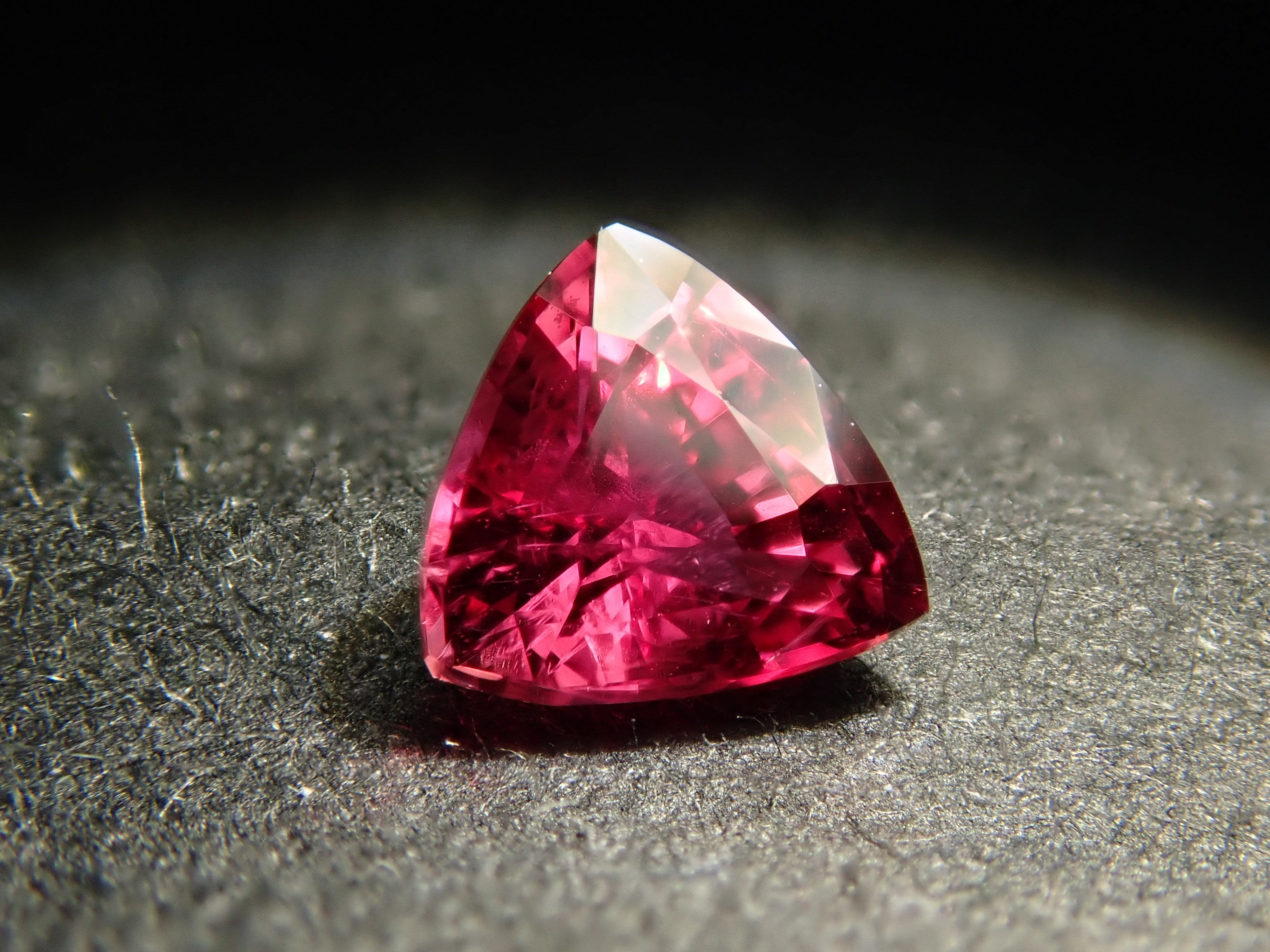 【12/6 時販売】モザンビーク産ルビー 0.252ctルース
