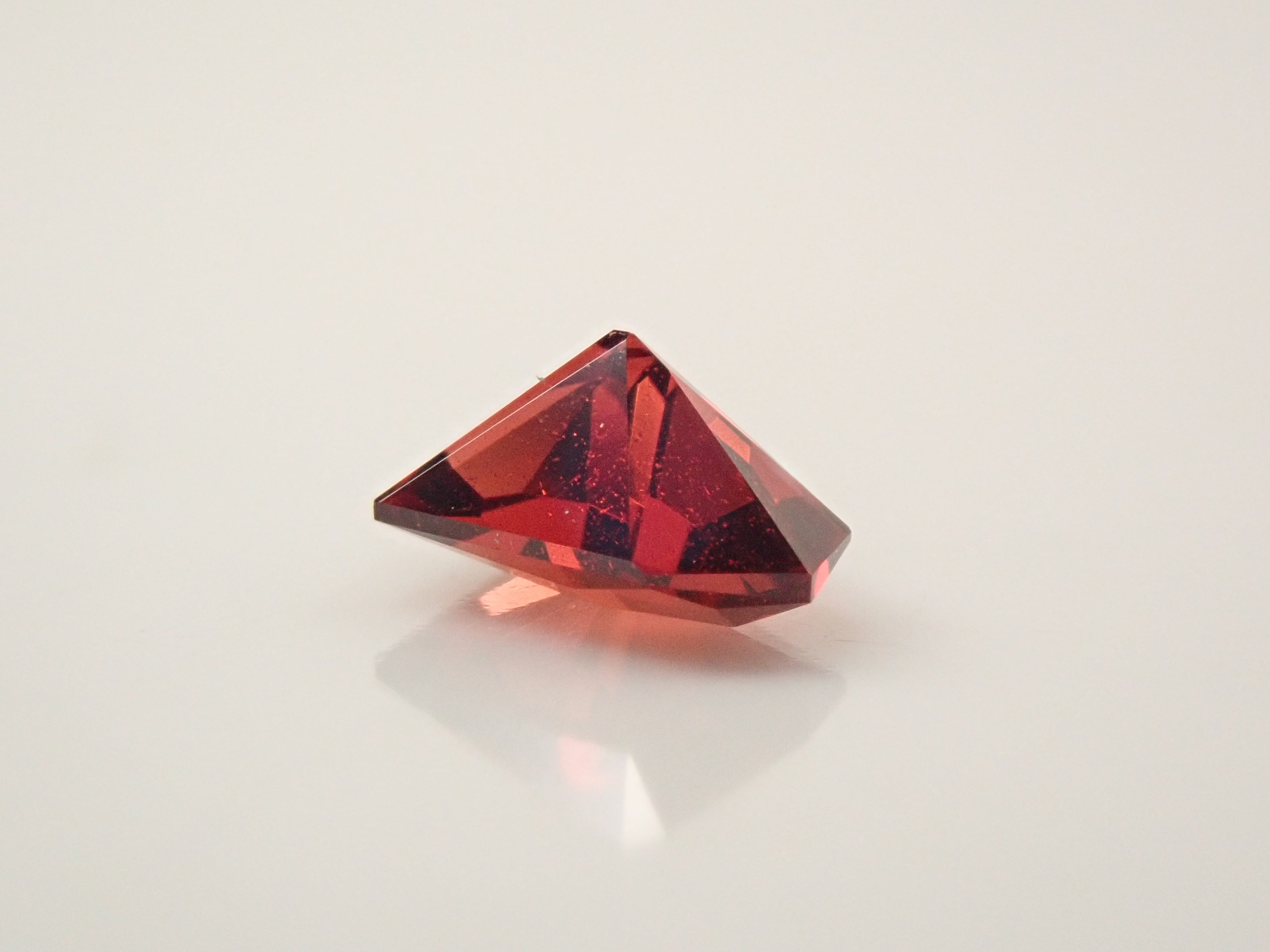 【12/13 22時販売】モザンビーク産アルマンディンガーネット 0.371ctルース