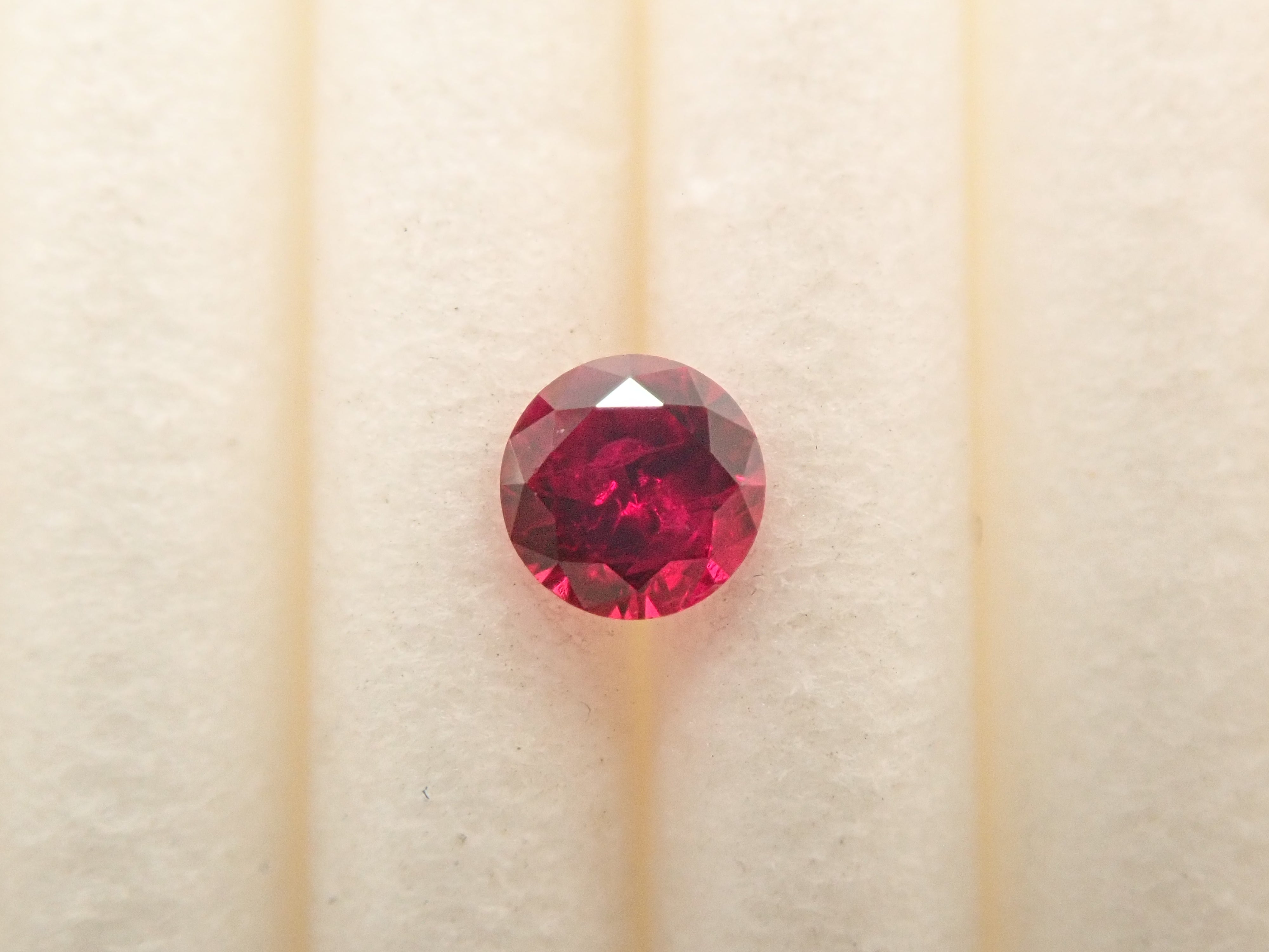 1/5 22時販売】グリーンランド産ルビー 3.2mm/0.152ctルース 証明書