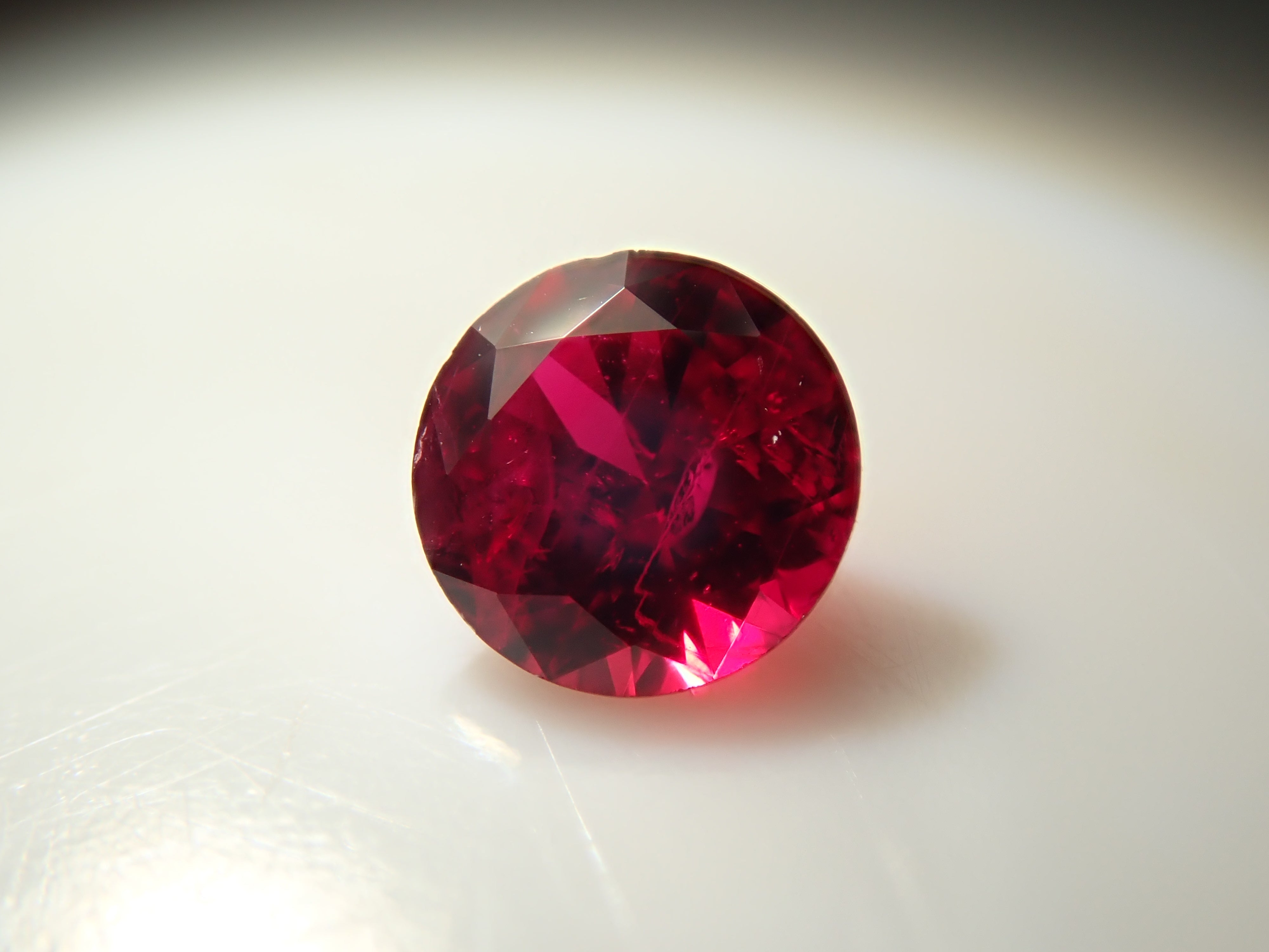 【1/5 22時販売】グリーンランド産ルビー 3.2mm/0.152ctルース 証明書