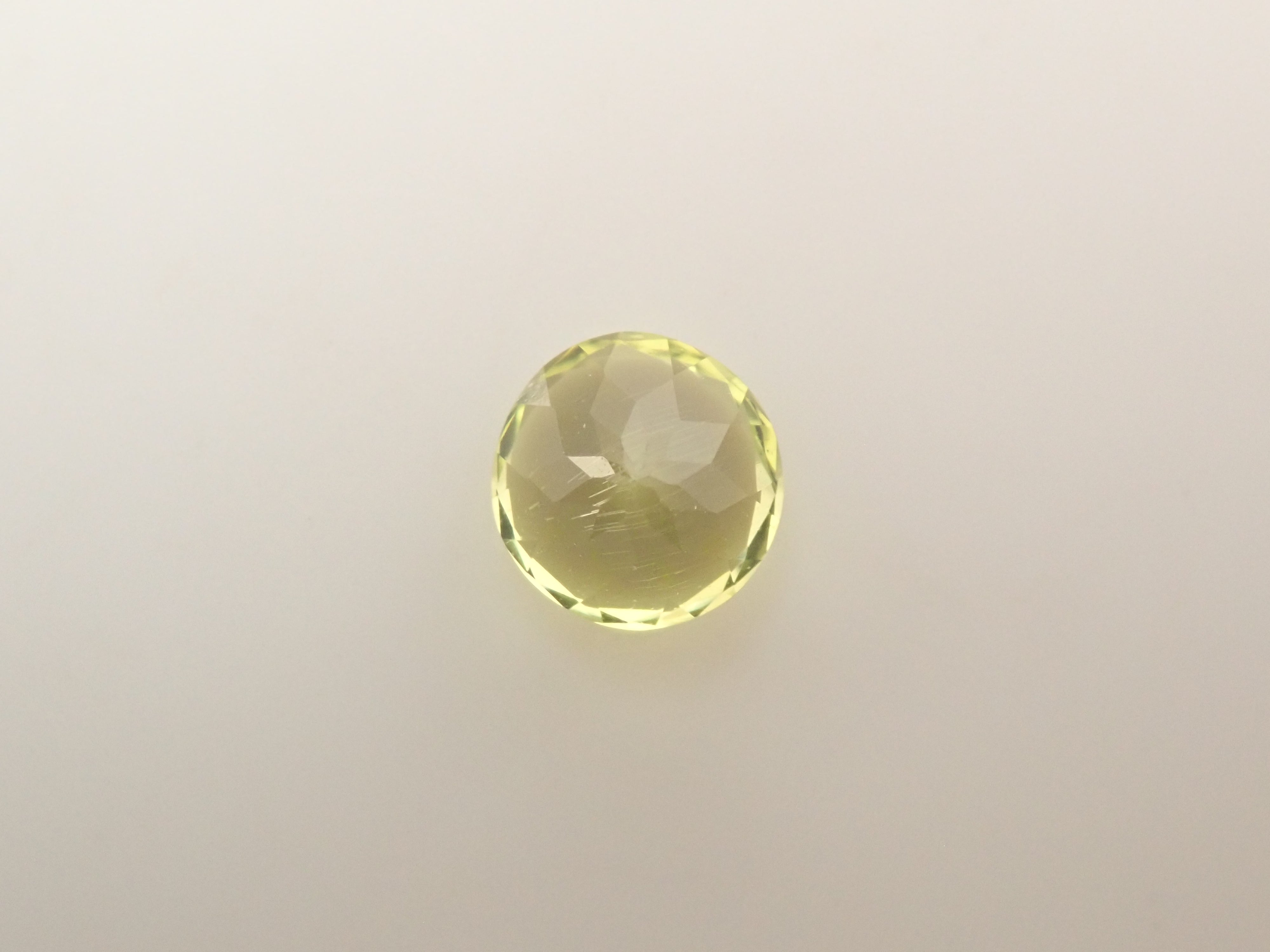 【12/6 22時販売】インドネシア産パラサイティックペリドット 3.8mm/0.267ctルース