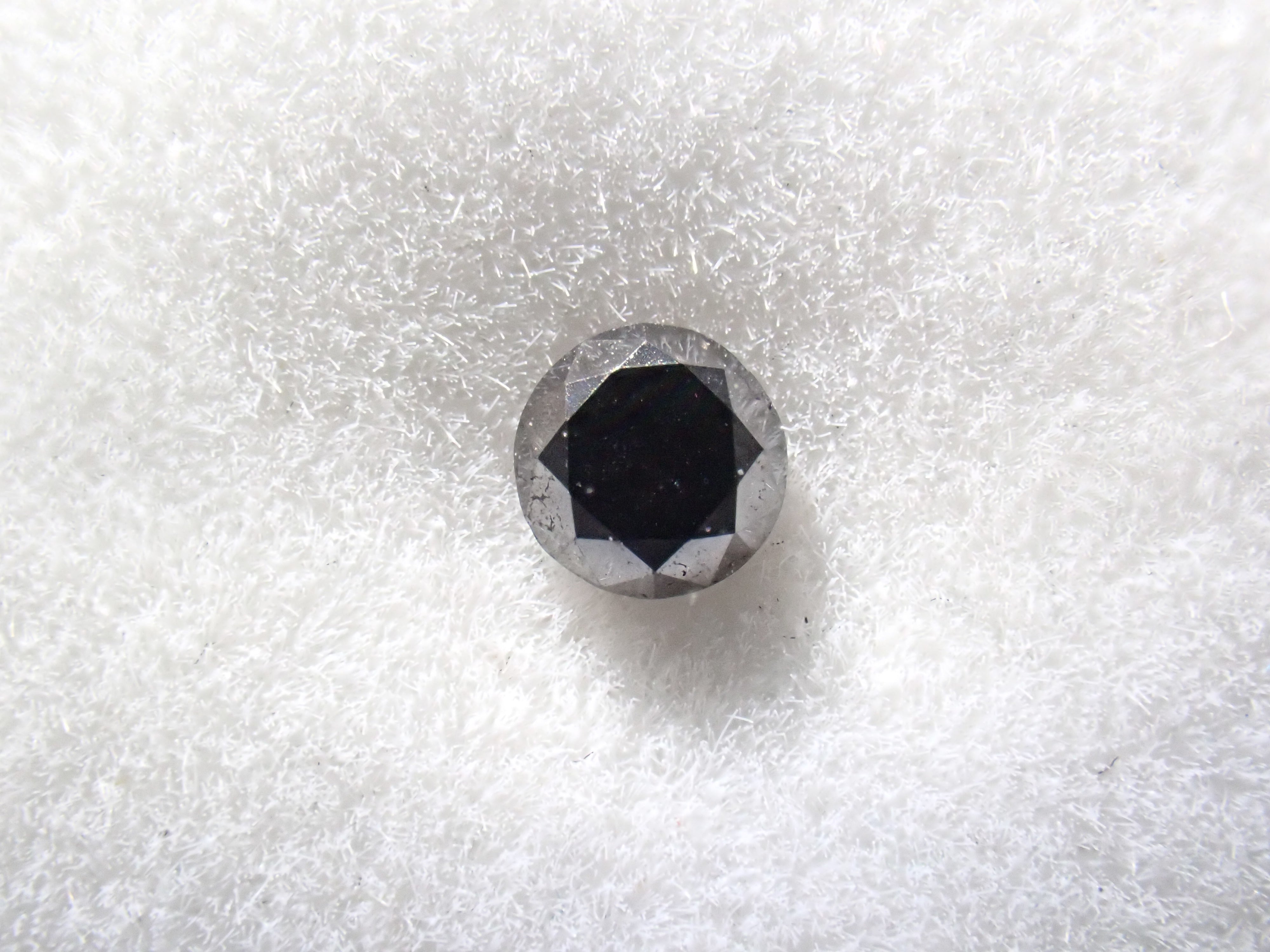 限定1石》無処理ブラックダイヤモンド 2.4mm/0.069ct （中宝