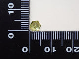 產自馬達加斯加的榍石 0.576 克拉裸石（六角形切割）