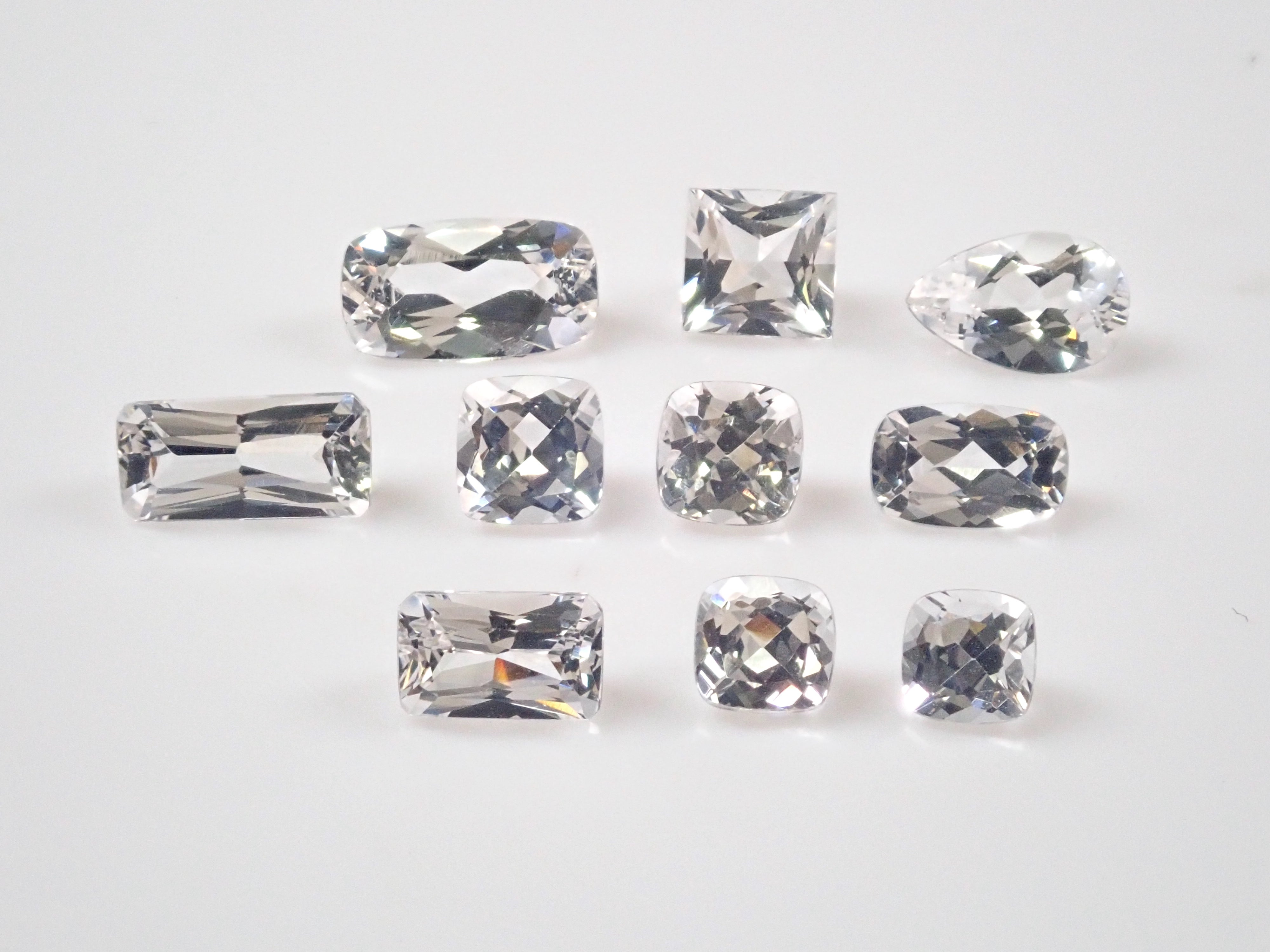 メキシコ産ダンビュライト1石（平均0,55ct）《複数購入割引有》