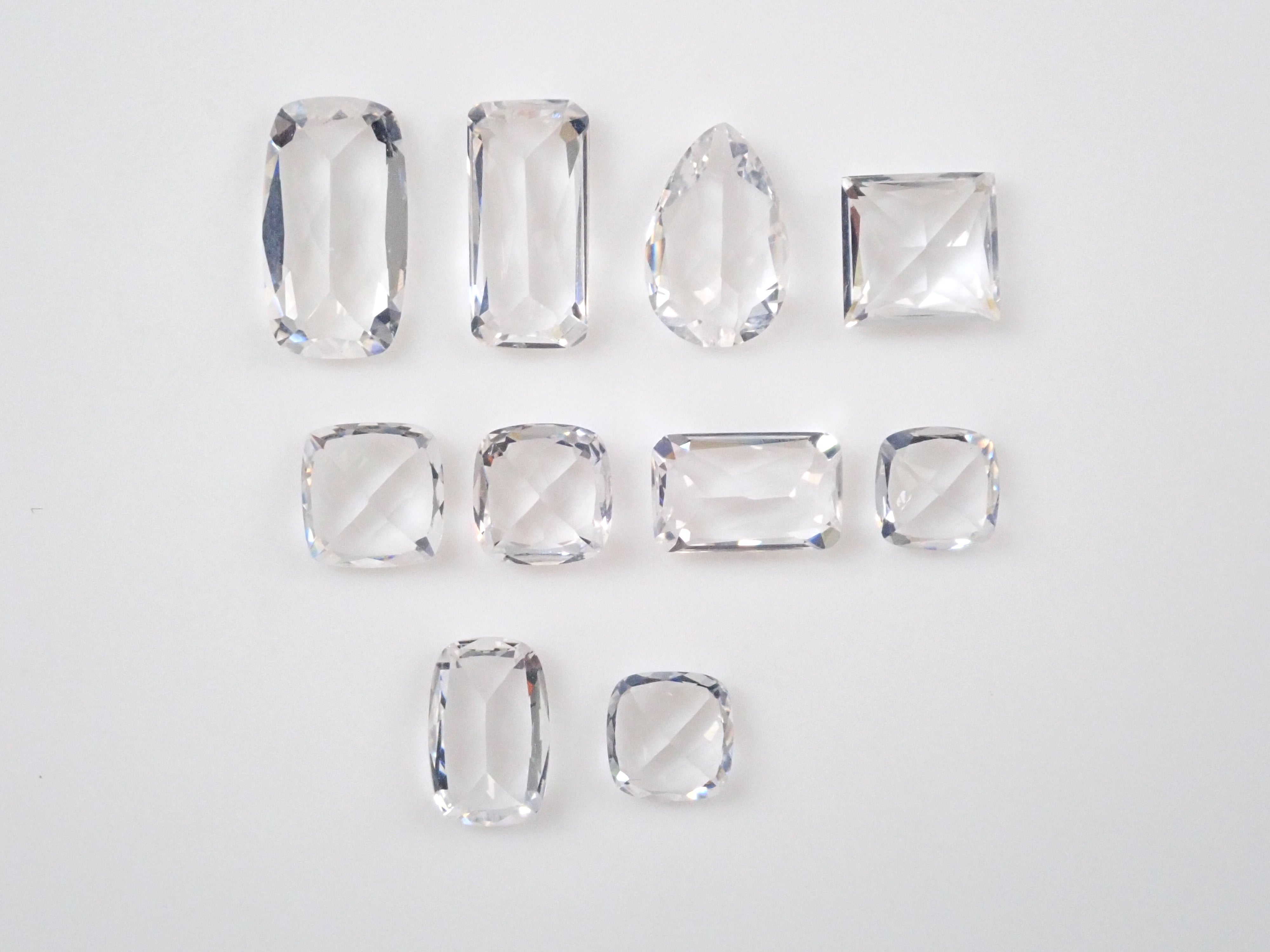 メキシコ産ダンビュライト1石（平均0,55ct）《複数購入割引有》