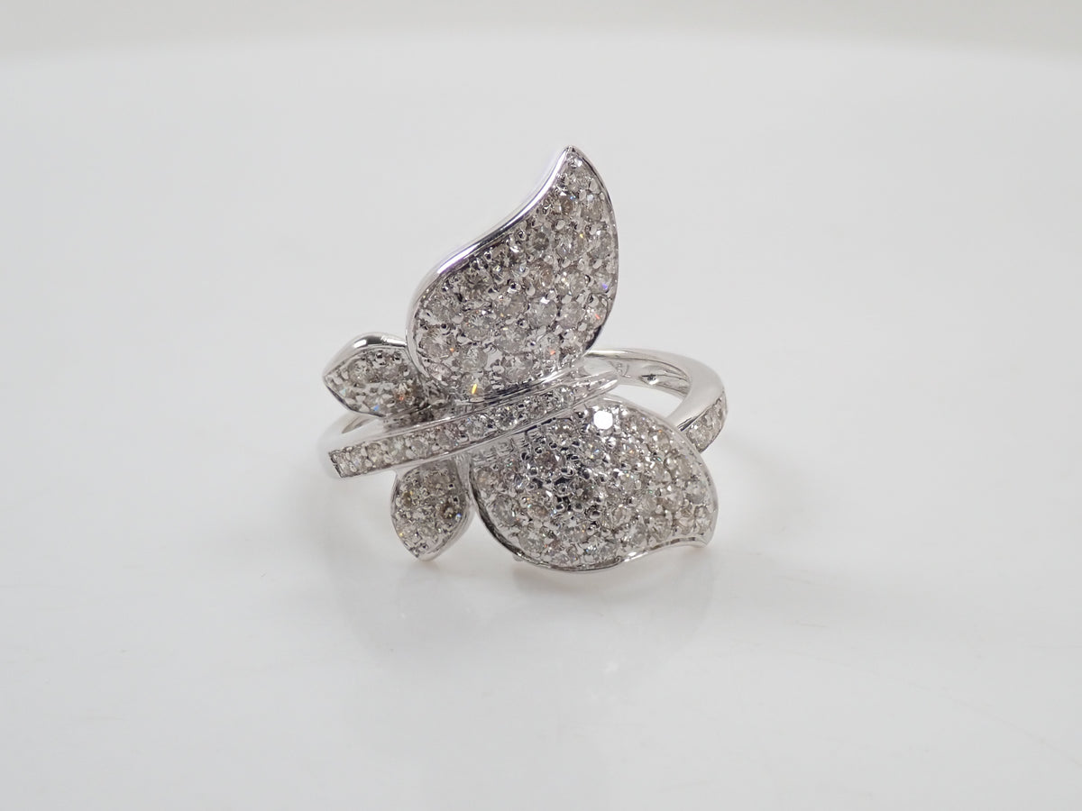 【10/26 22時販売】【カラフリ】K18WG ダイヤモンド 0.88ct 蝶モチーフ リング