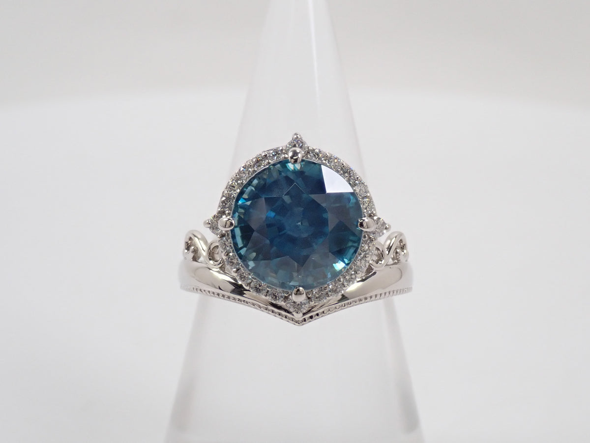 【10/28 22時販売】【カラフリ】Pt900 ブルージルコン（ラタナキリブルー） 7.7ct ダイヤモンド0.27ctリング鑑別書