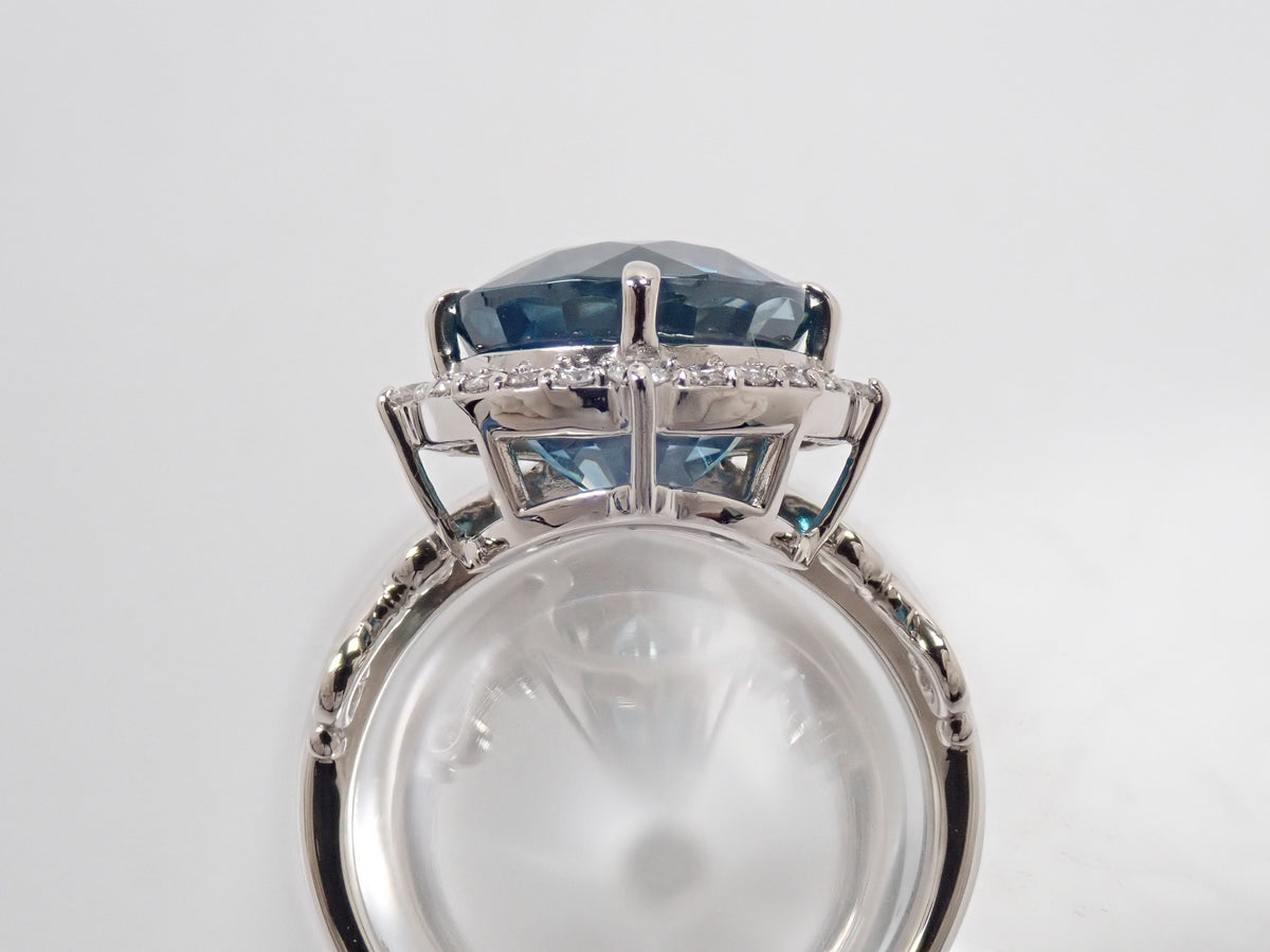 【10/28 22時販売】【カラフリ】Pt900 ブルージルコン（ラタナキリブルー） 7.7ct ダイヤモンド0.27ctリング鑑別書