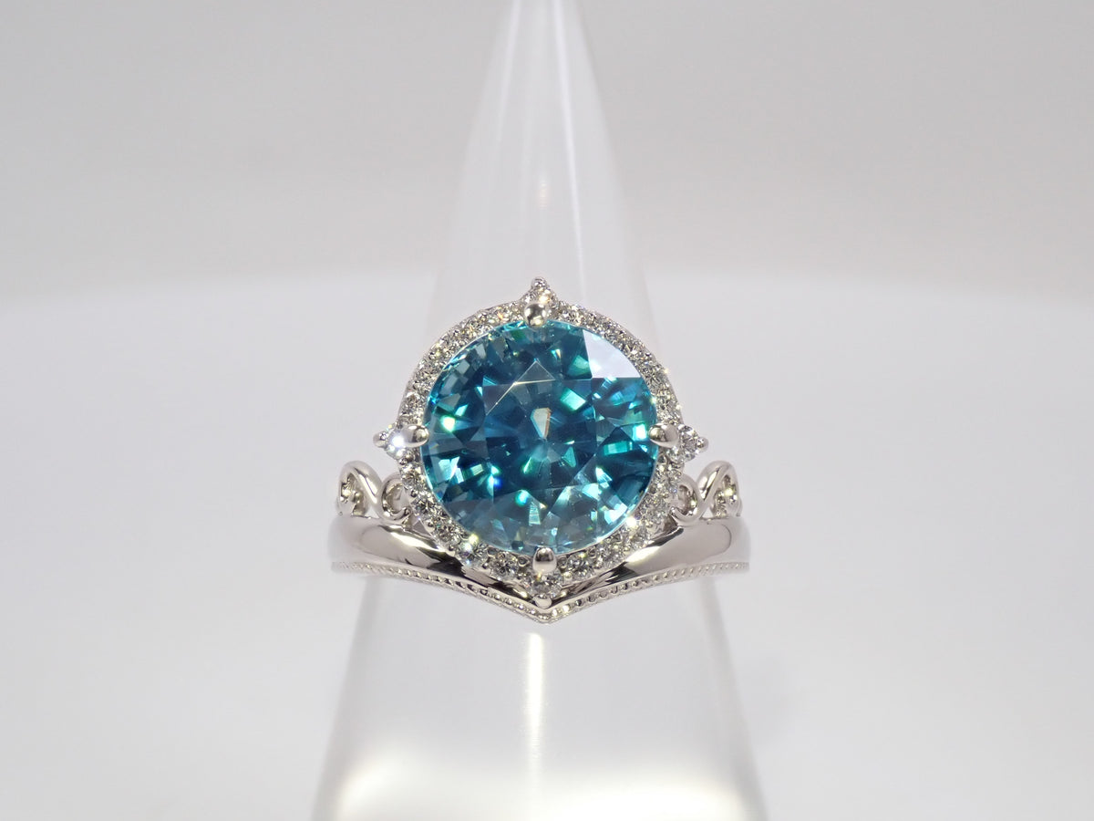 【10/28 22時販売】【カラフリ】Pt900 ブルージルコン（ラタナキリブルー） 7.7ct ダイヤモンド0.27ctリング鑑別書