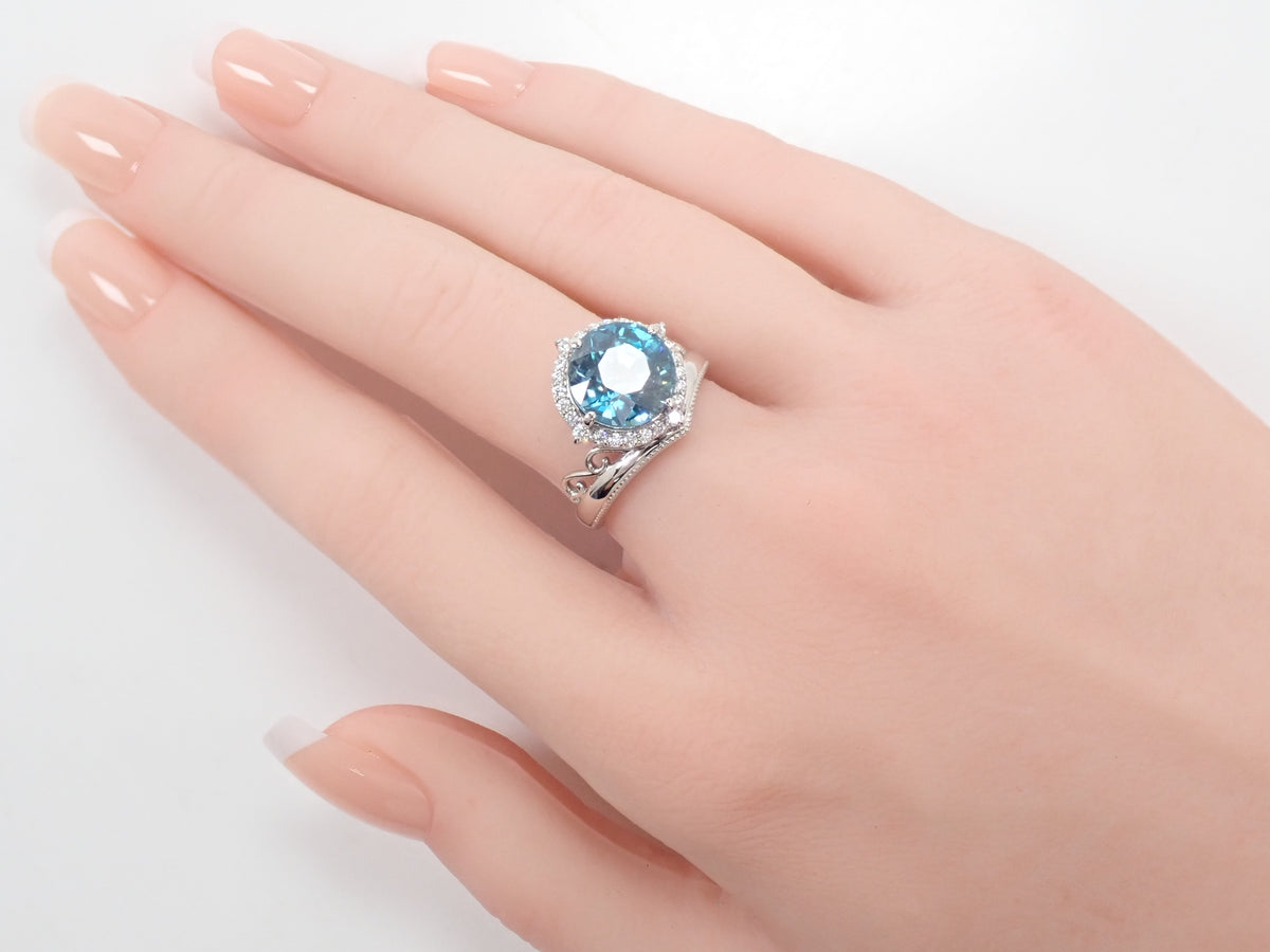 【10/28 22時販売】【カラフリ】Pt900 ブルージルコン（ラタナキリブルー） 7.7ct ダイヤモンド0.27ctリング鑑別書
