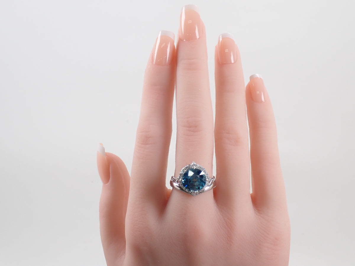 【10/28 22時販売】【カラフリ】Pt900 ブルージルコン（ラタナキリブルー） 7.7ct ダイヤモンド0.27ctリング鑑別書