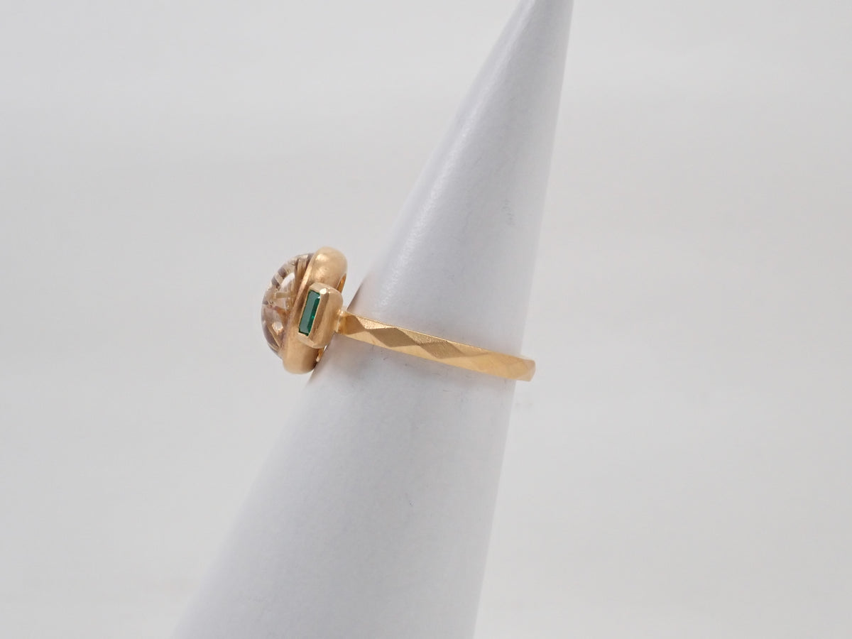 【10/28 22時販売】【カラフリ】K18 ルチルクォーツ（ルチルレイテッドクォーツ）4.48ct エメラルド0.19ct リング 鑑別書　