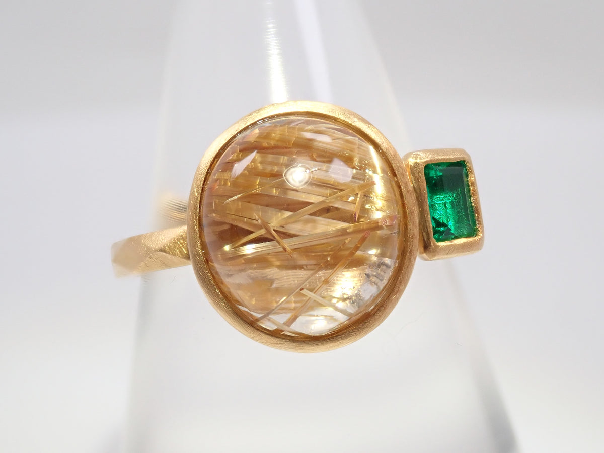 【10/28 22時販売】【カラフリ】K18 ルチルクォーツ（ルチルレイテッドクォーツ）4.48ct エメラルド0.19ct リング 鑑別書　