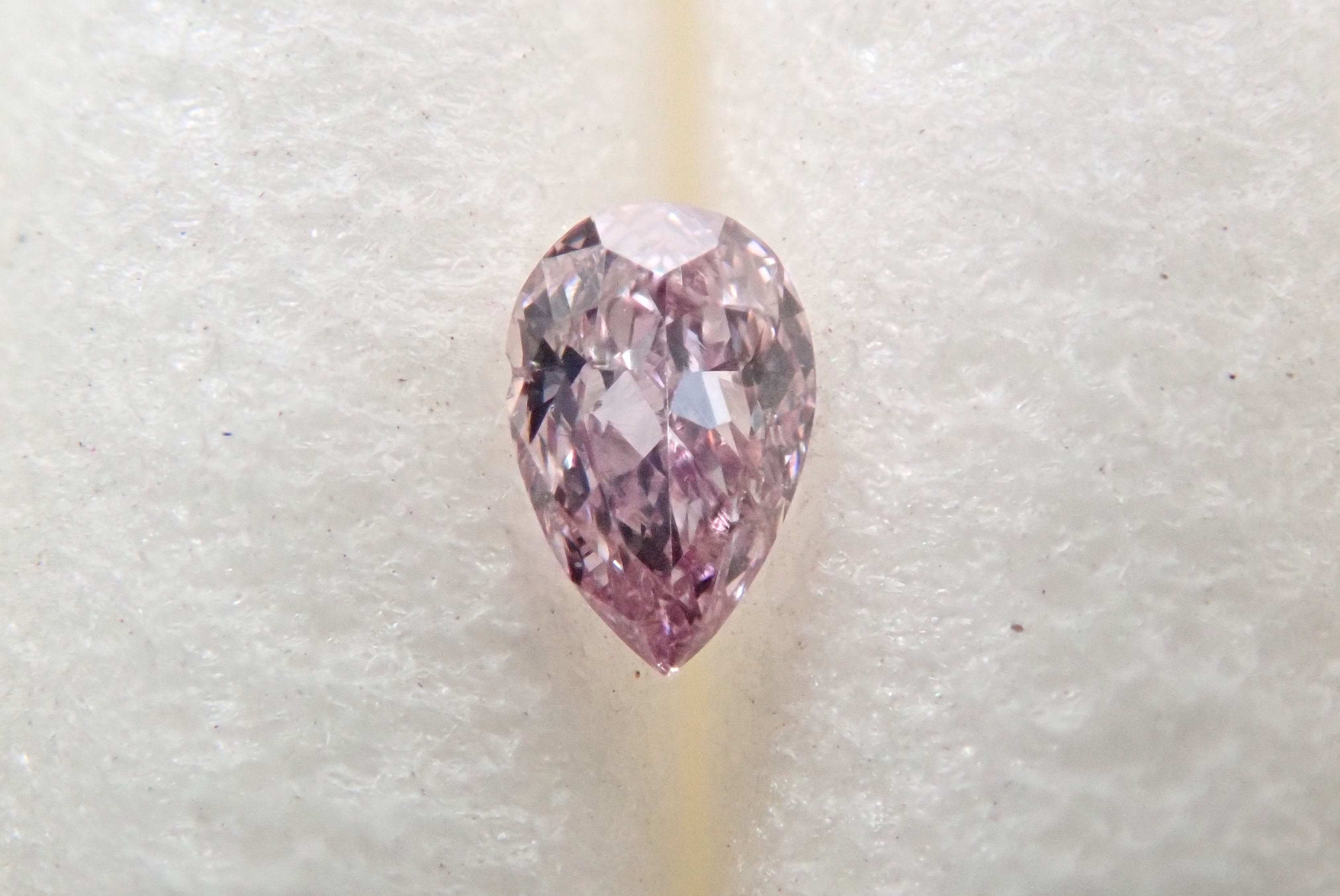 Pink diamond 0.030ct loose (FANCY LIGHT PURPLISH PINK, SI-1)