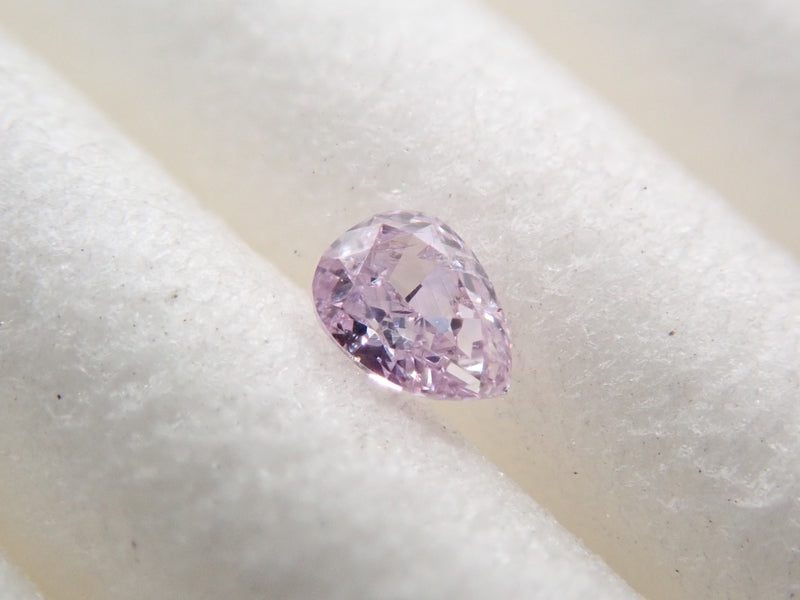 パープルダイヤモンド 0.035ctルース(FANCY PINKISH PURPLE, I-1)