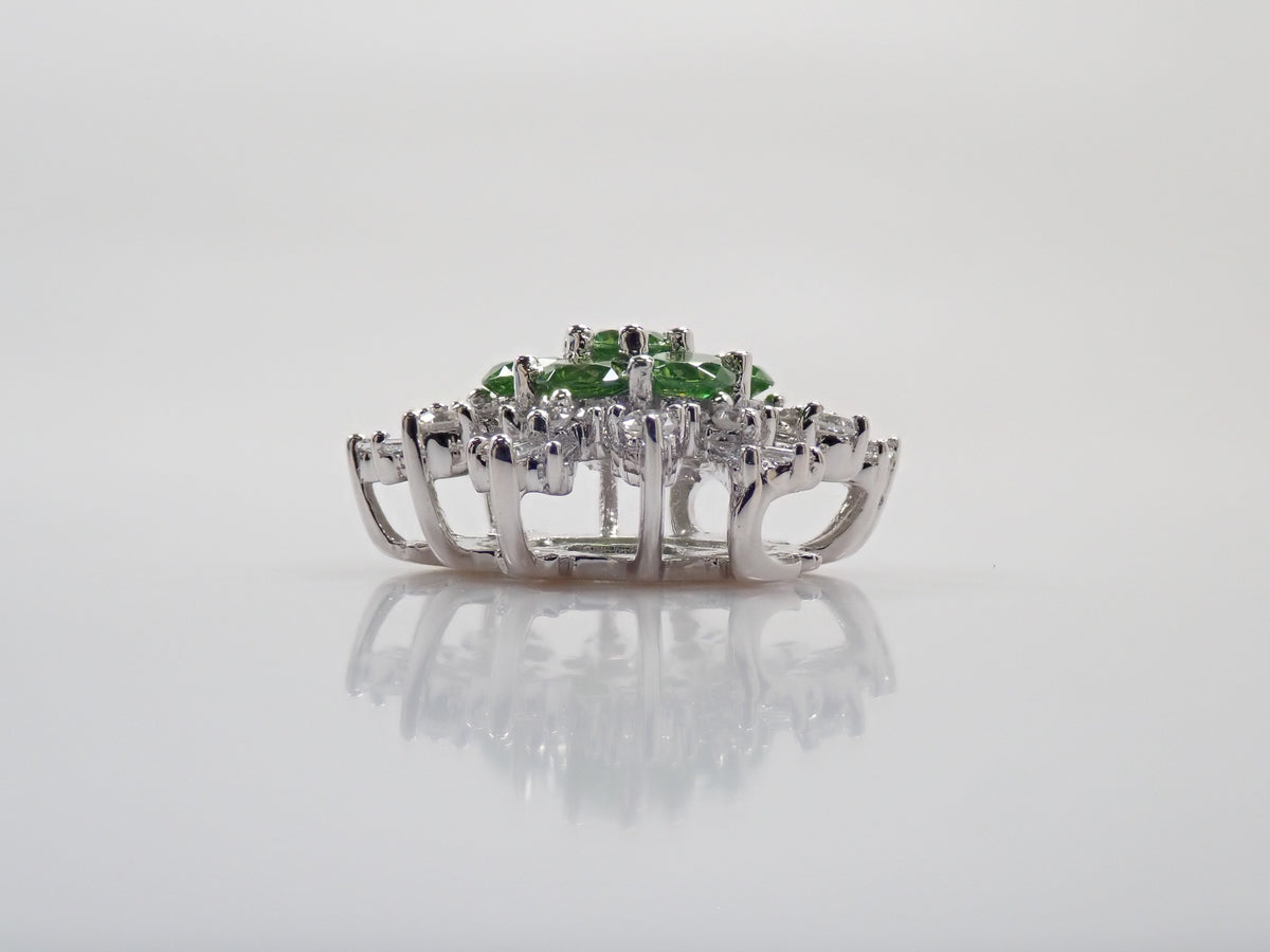【10/31(土)AM10時〆：抽選販売10】K18WG ロシア産デマントイドガーネット 0.7ct ダイヤモンド0.40ctペンダントトップ（ネックレストップ）鑑別書