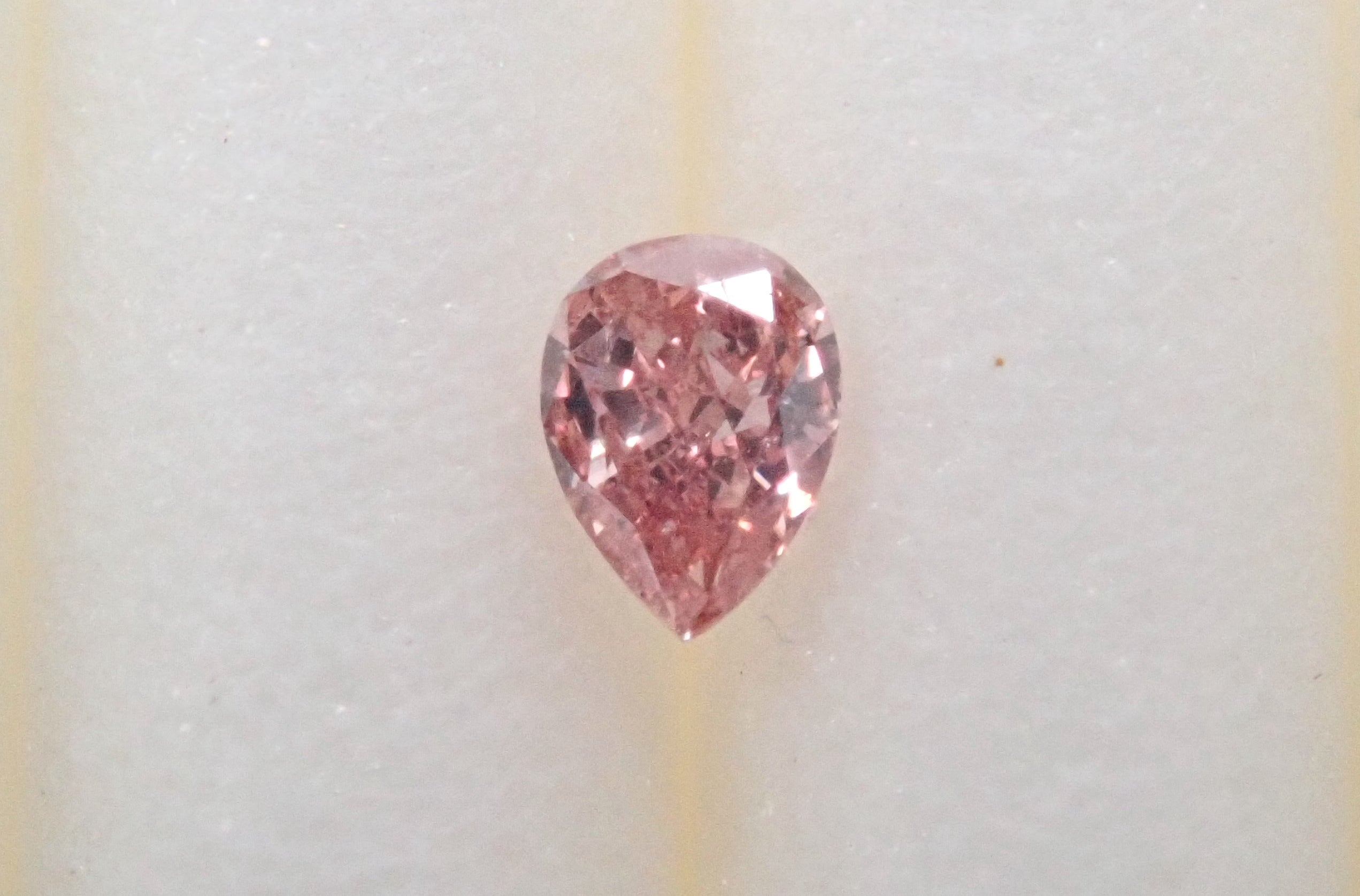 Pink diamond 0.032ct loose (FANCY INTENSE PINK, I1)