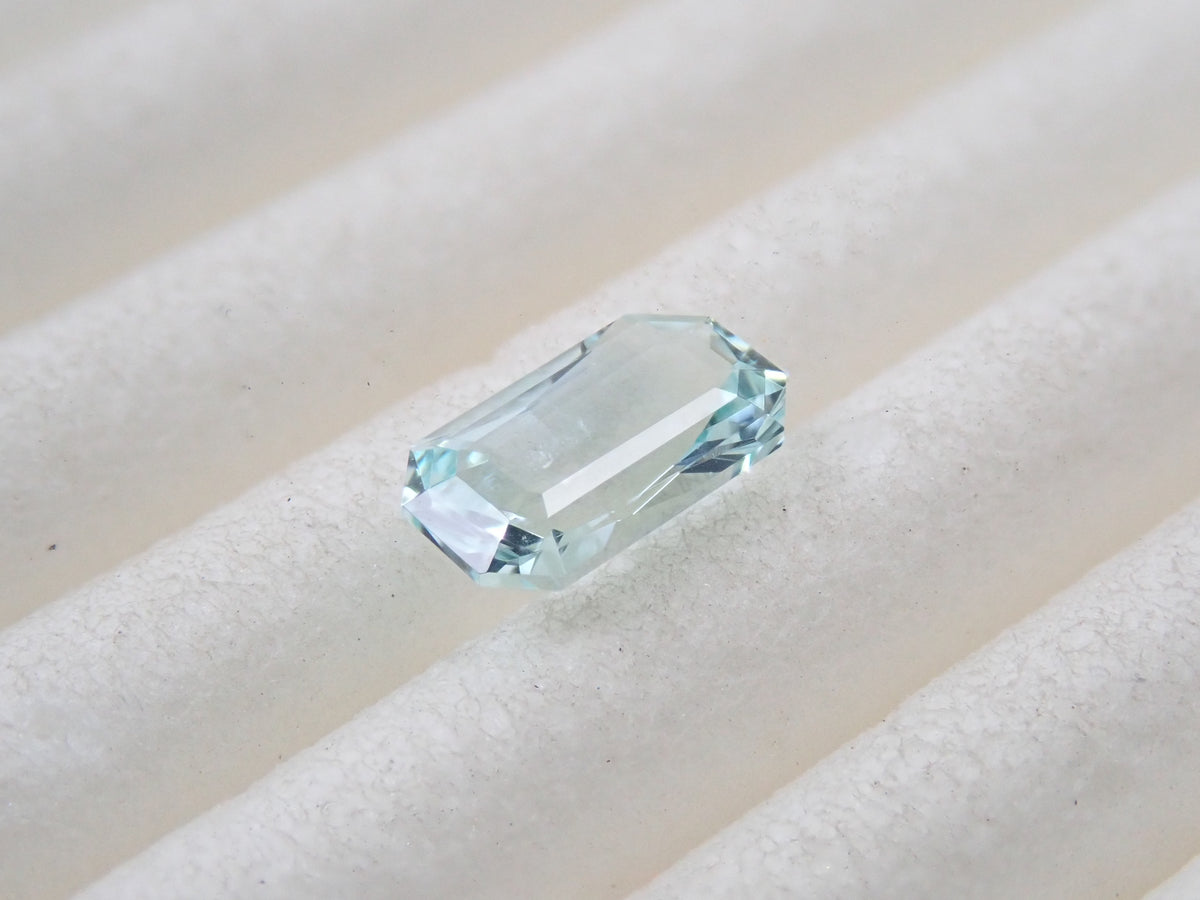 【10/27 22時販売】ナイジェリア産グリーンベリル 0.306ctルース