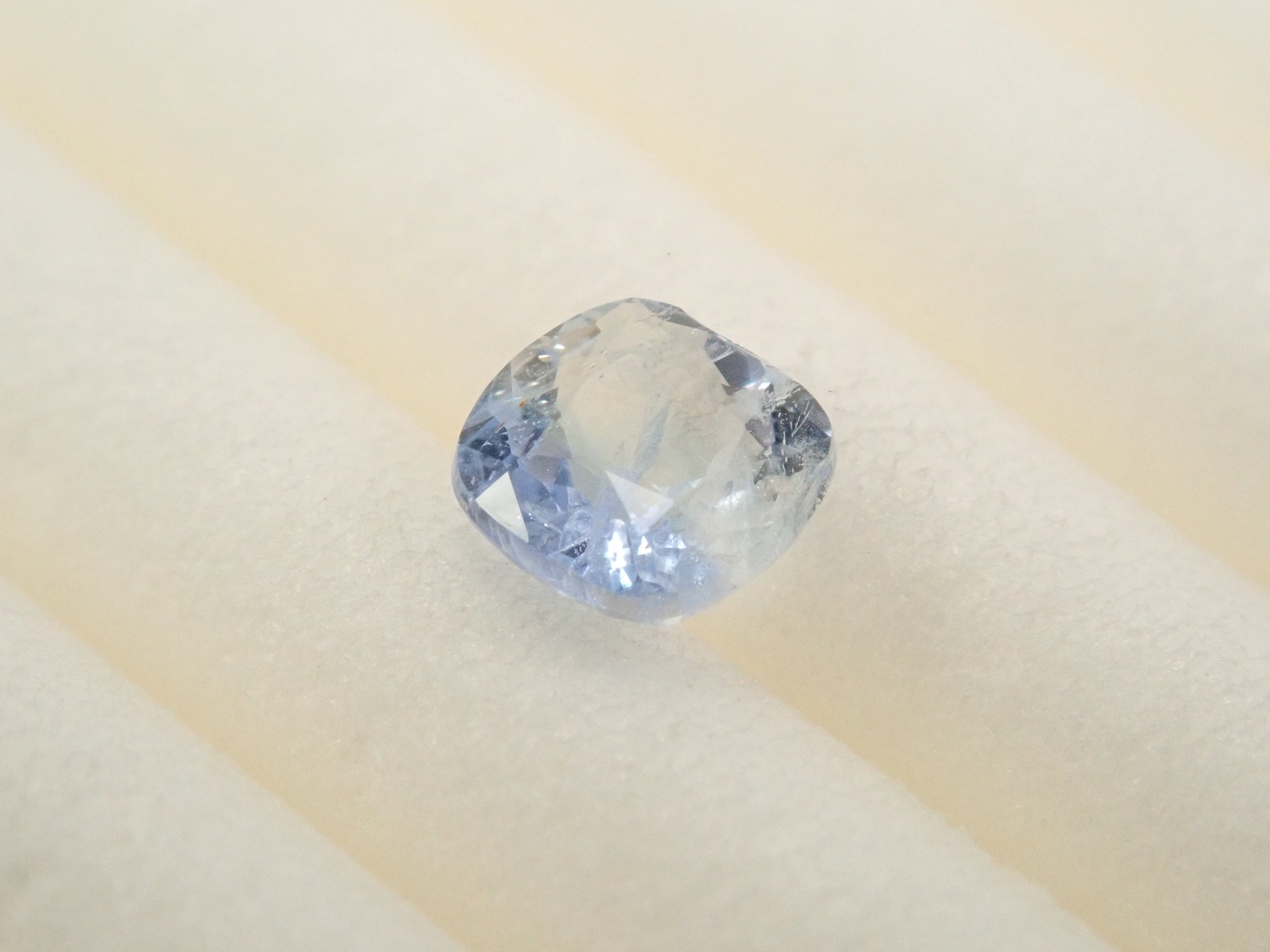 【11/3 22時販売】ナミビア産ジェレメジェバイト 0.176ctルース 鑑別書