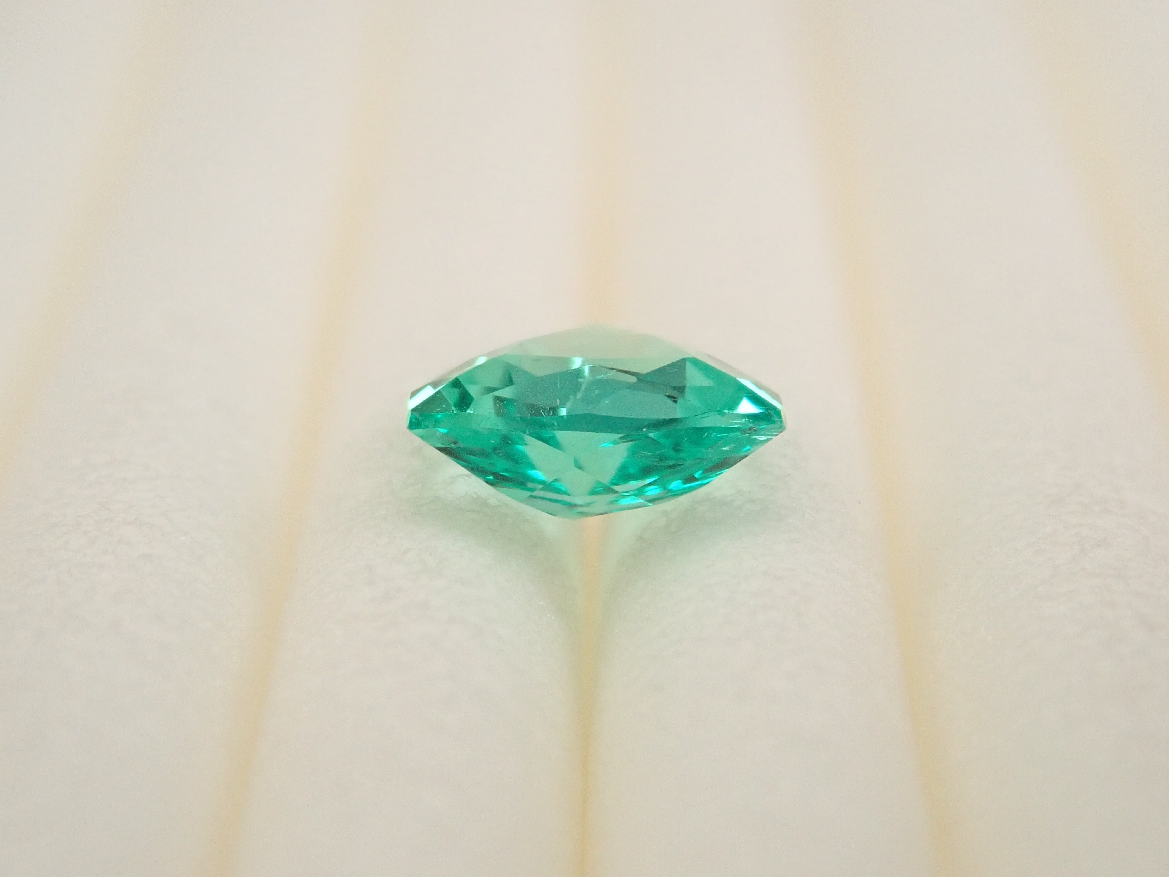 【抽選販売：10/31(金)10時am〆】コロンビア産ノンオイルエメラルド 0.290ctルース GIA