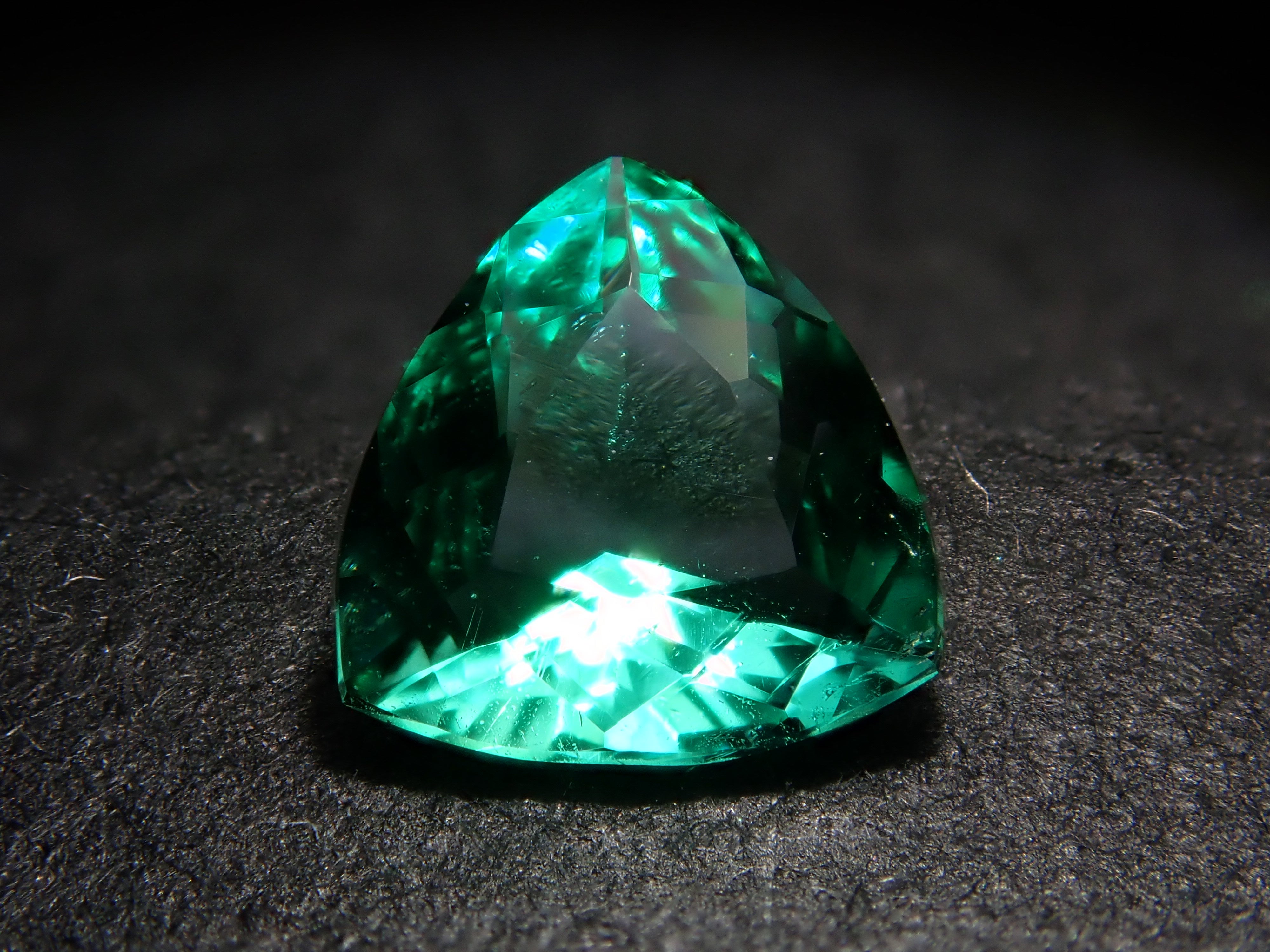 【抽選販売：10/31(金)10時am〆】コロンビア産ノンオイルエメラルド 0.290ctルース GIA