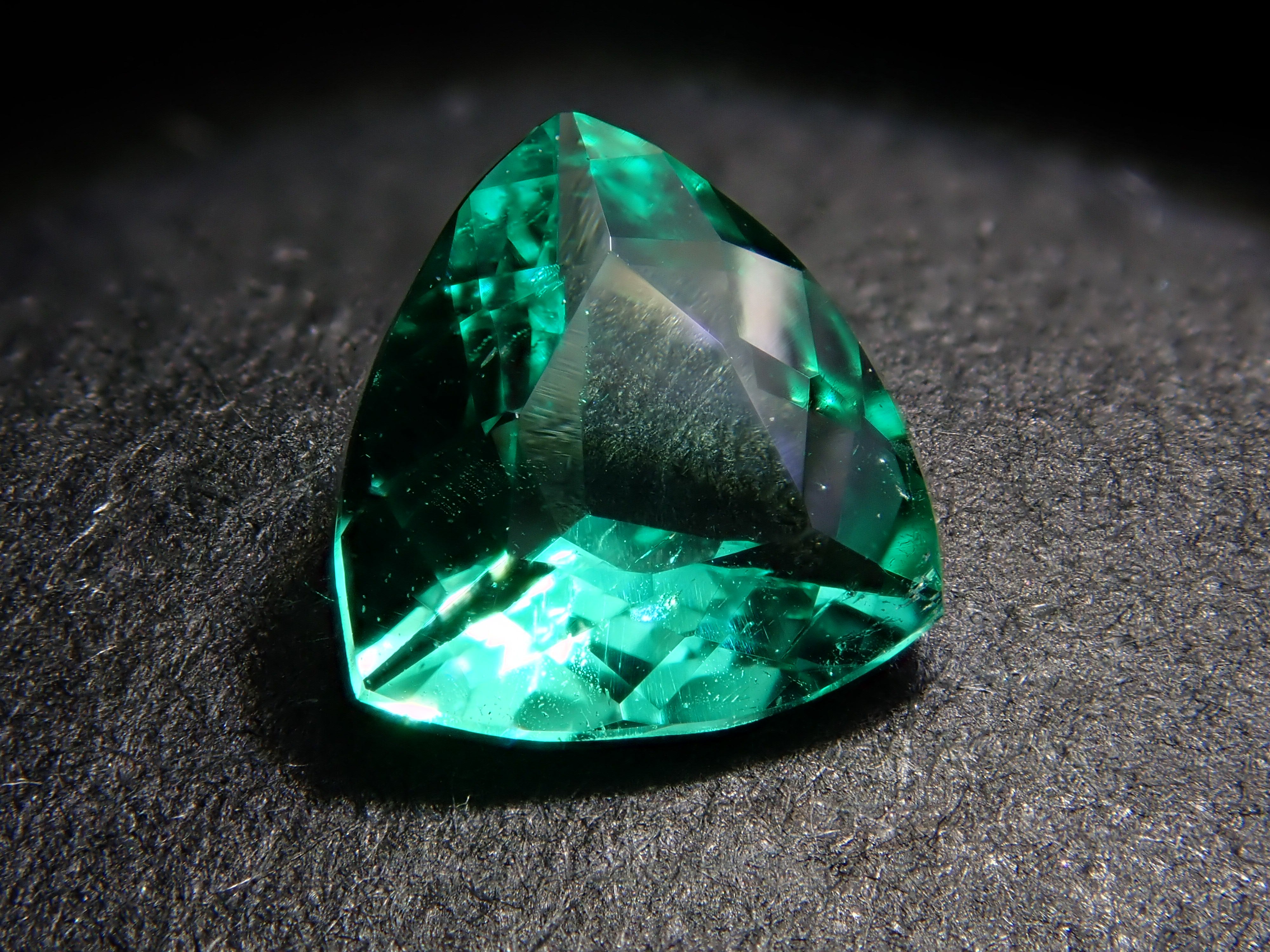 【抽選販売：10/31(金)10時am〆】コロンビア産ノンオイルエメラルド 0.290ctルース GIA