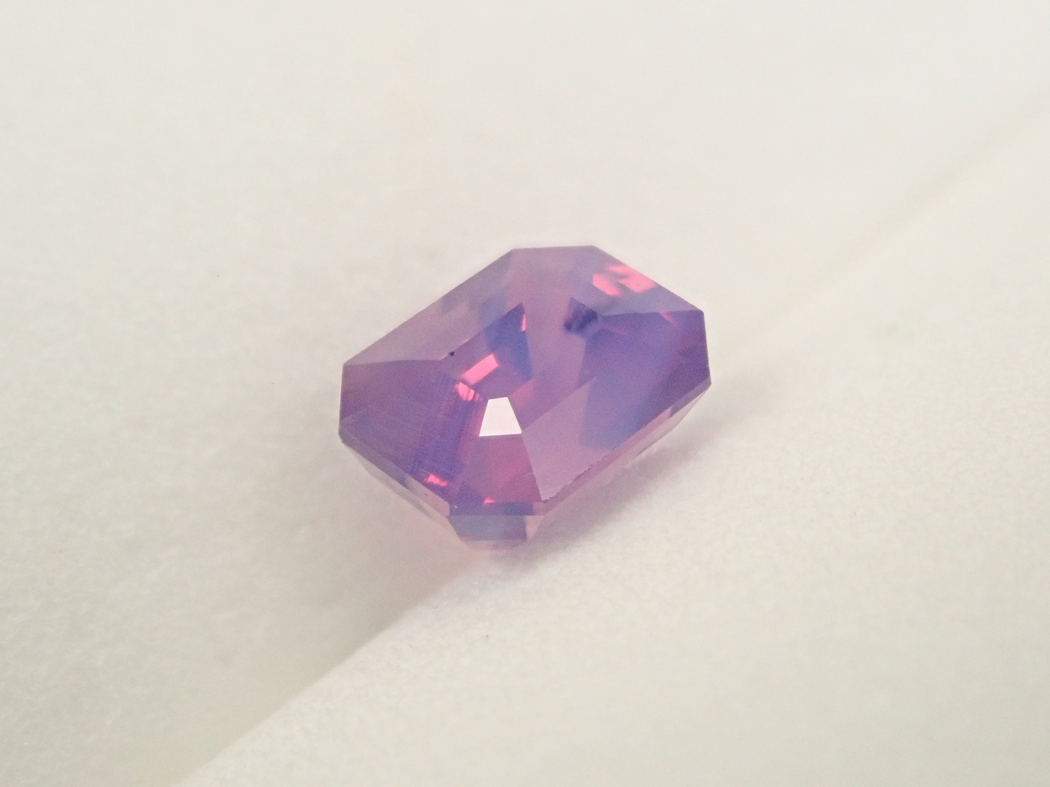 【抽選販売：10/31(金)10時am〆】マダガスカル産シルキーピンクサファイア 1.050ctルース GIT