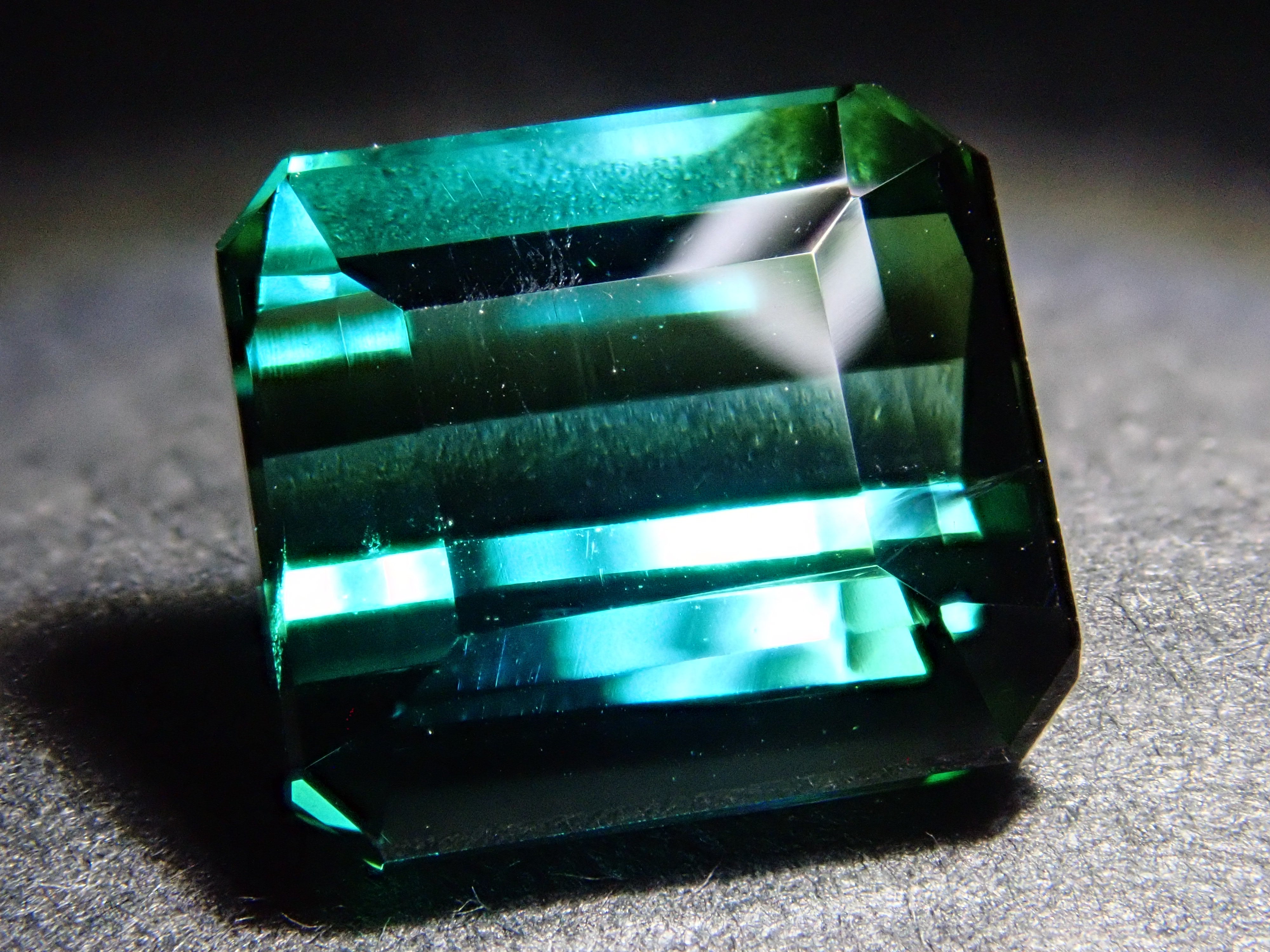 【11/7 22時販売】ブラジル産バイカラートルマリン 2.341ctルース