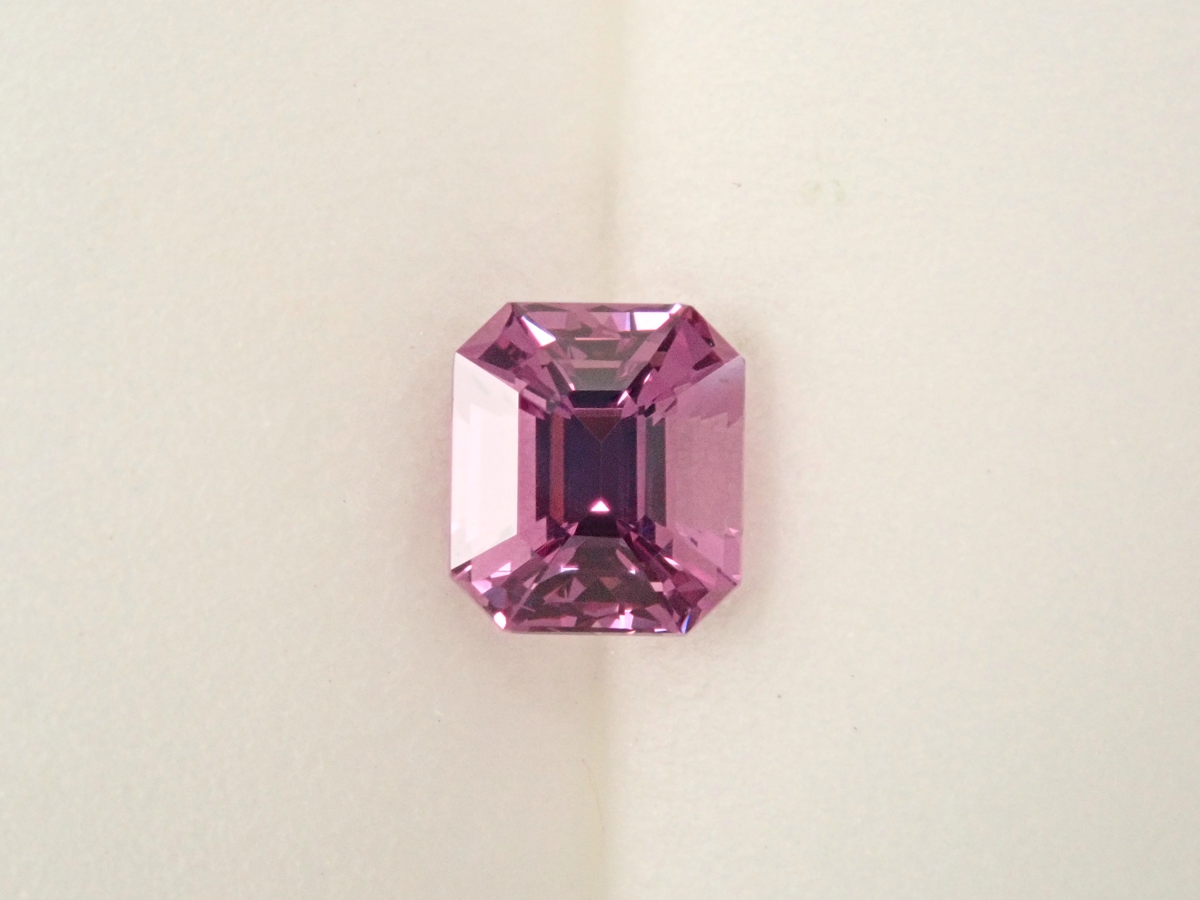 スリランカ産パープルスピネル 1.060ctルース