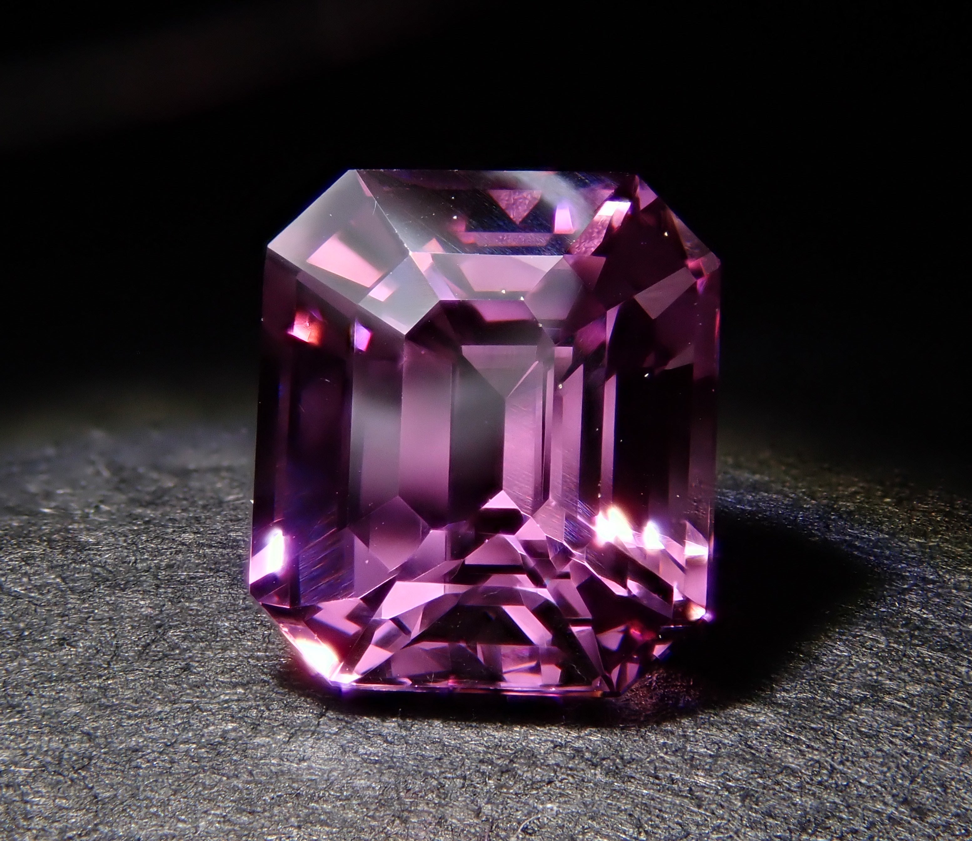 スリランカ産パープルスピネル 1.060ctルース