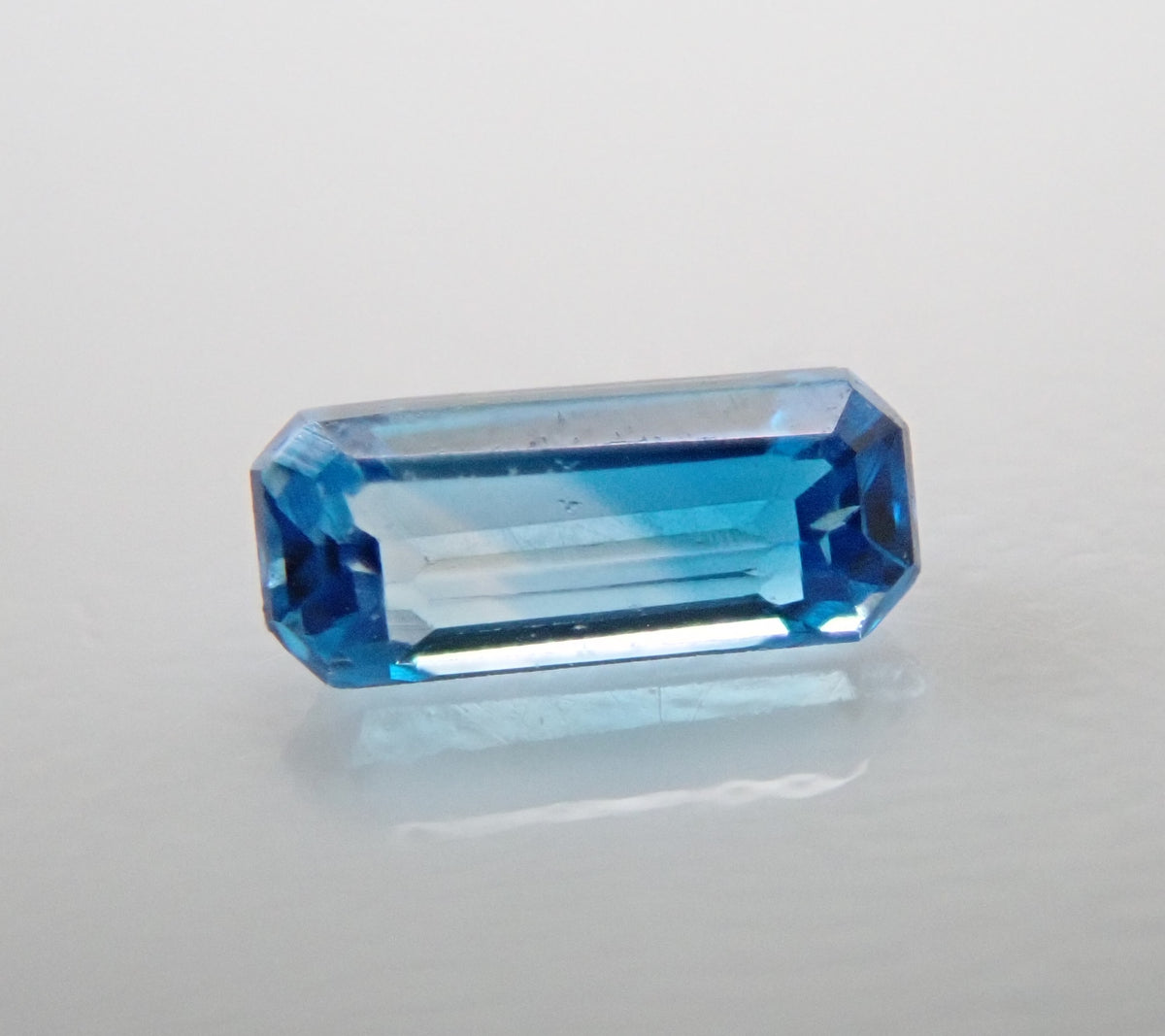 【10/28 22時販売】ジンバブエ産ユークレース 0.025ctルース