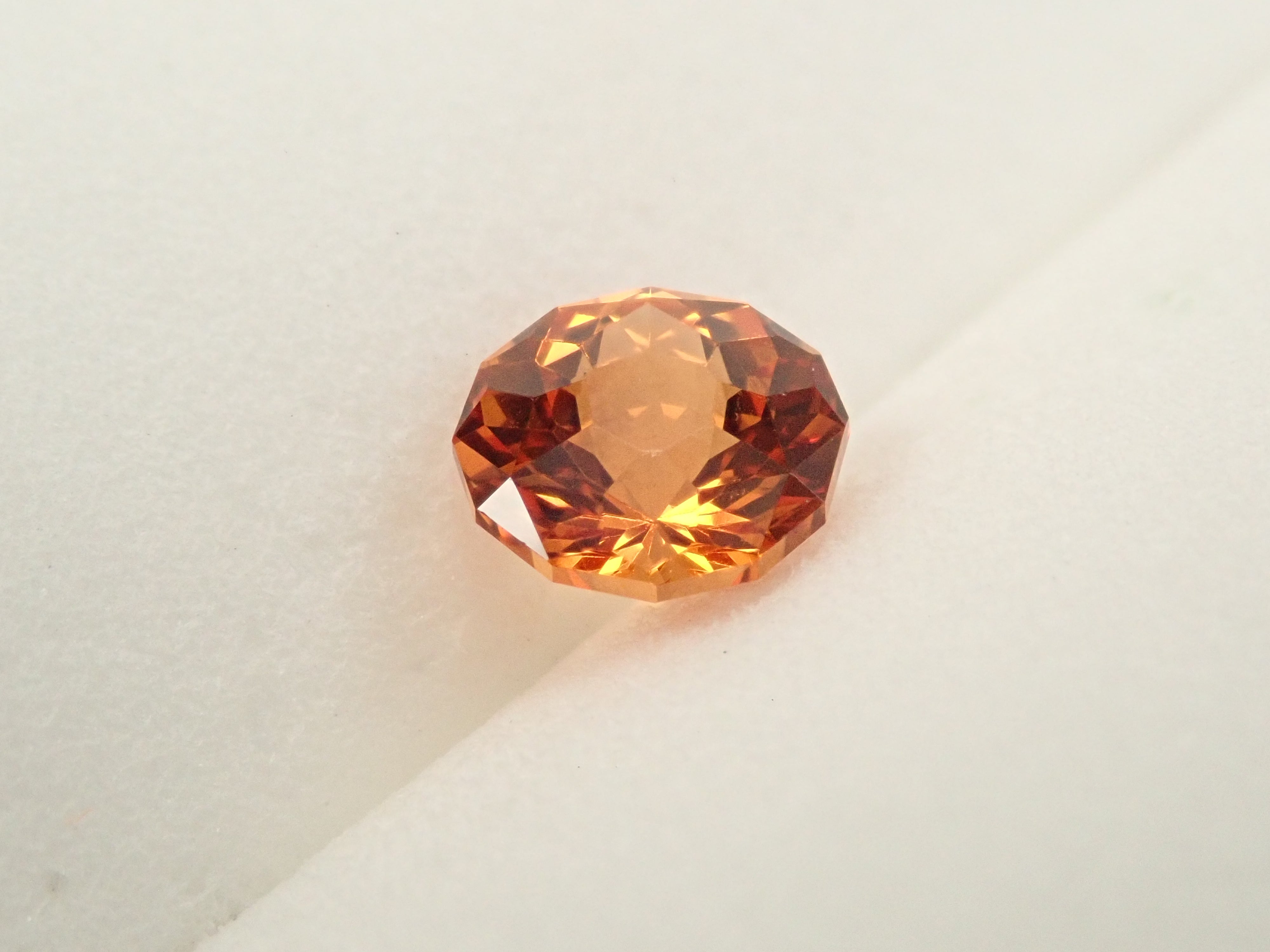 ブラジル産シトリンクラスター1888g 立派　ファントムあり　迫力　ポイント太い ブラジル産シトリンクラスター1888g 立派 ファントムあり 迫力