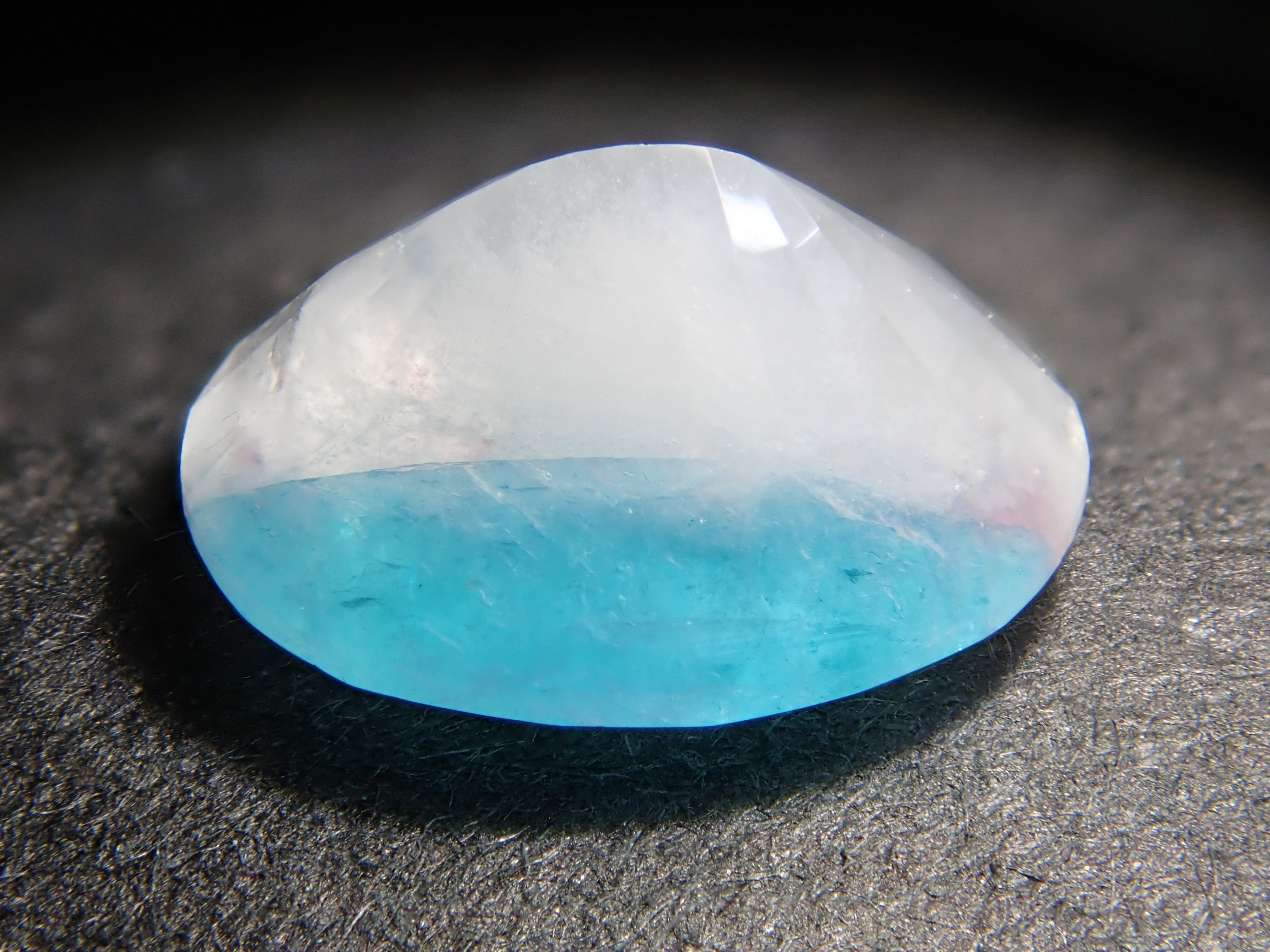 お値下げ中パライバトルマリン 0.165カラット　ルース 12560966掲載】ブラジル産パライバトルマリンインクォーツ 0.780