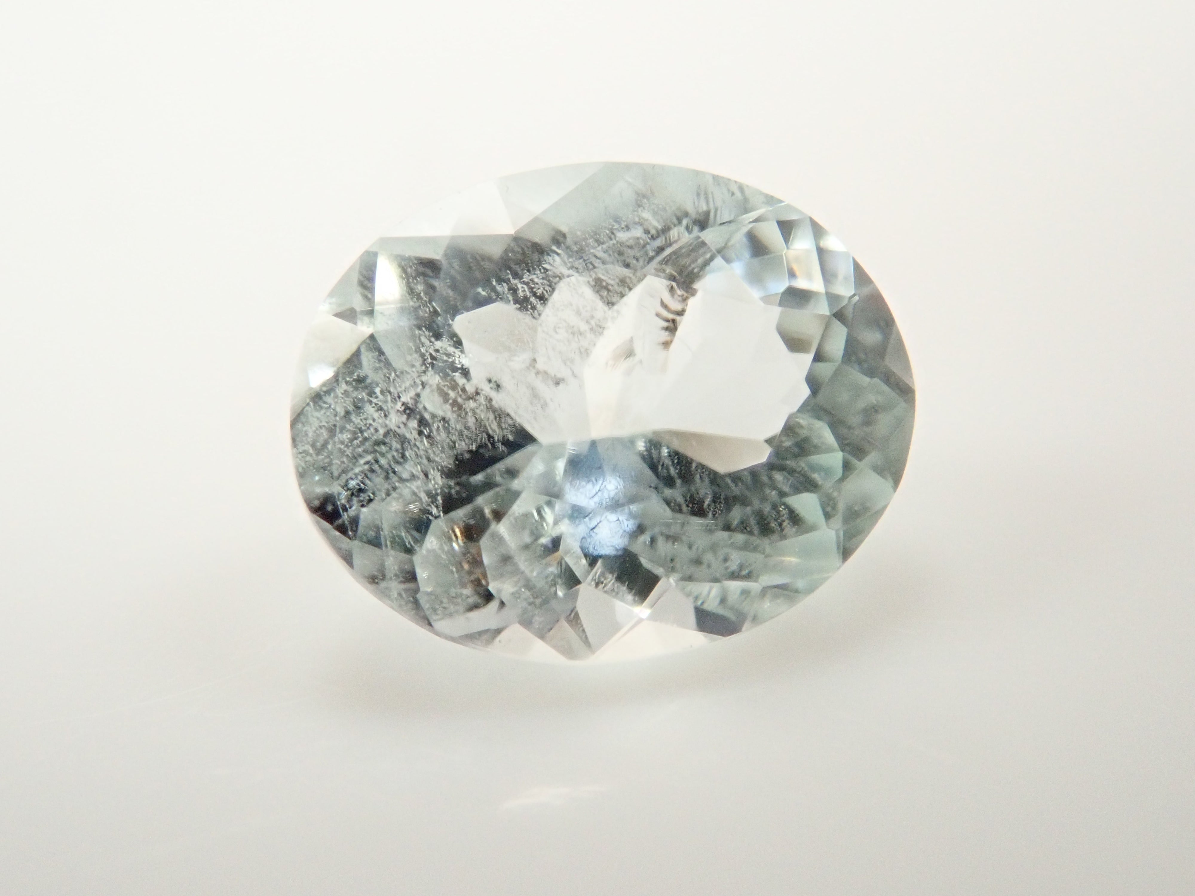 ブラジル産アンブリゴナイト/モンテブラサイト 0.644ctルース