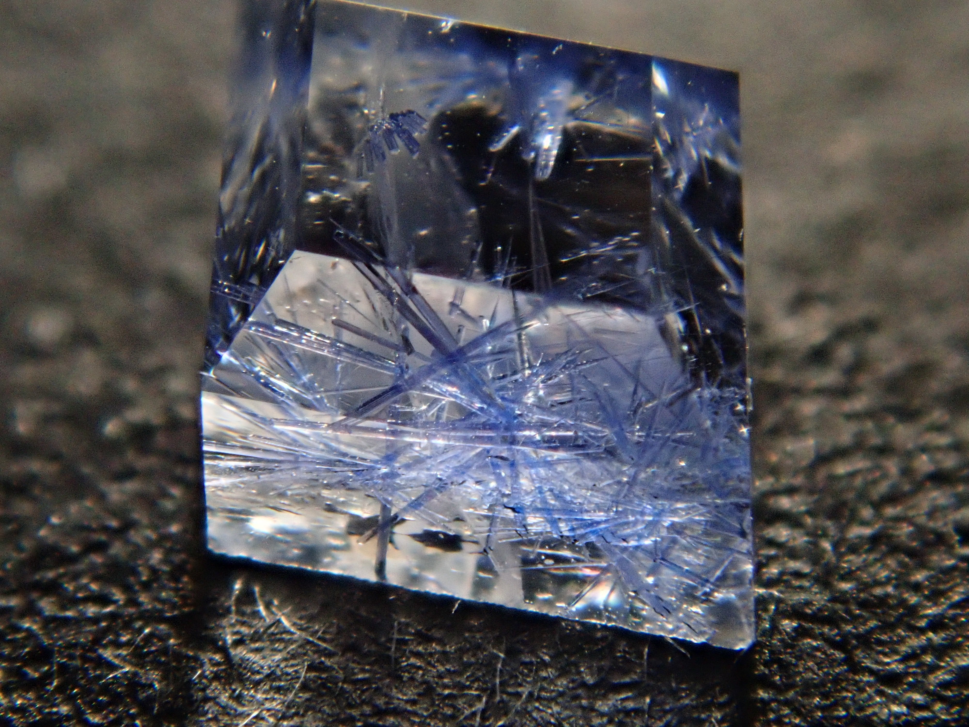 【11/1 22時販売】デュモルチェライトインクォーツ 0.350ctルース