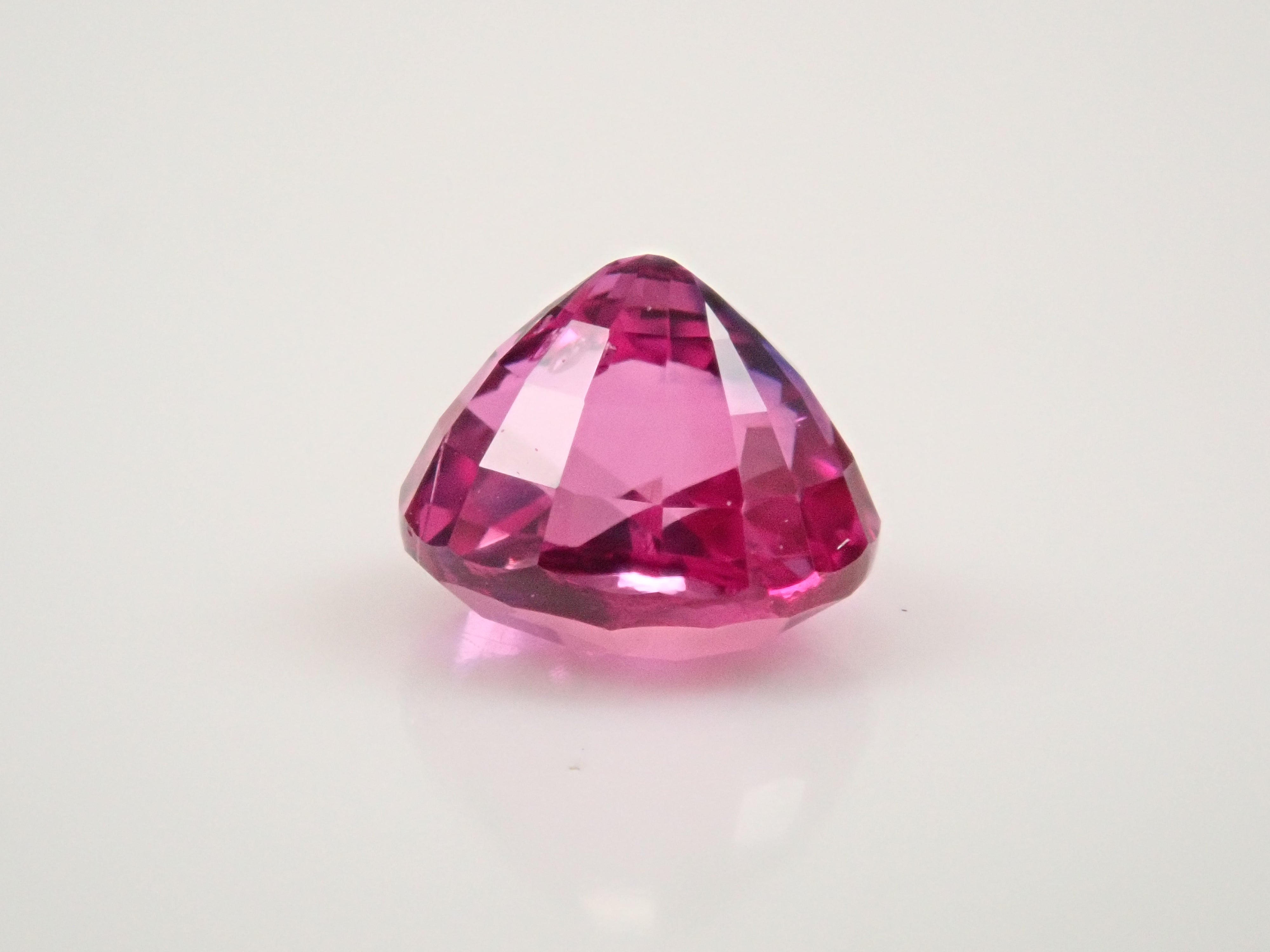 タンザニア産バイカラーサファイア 0.486ctルース