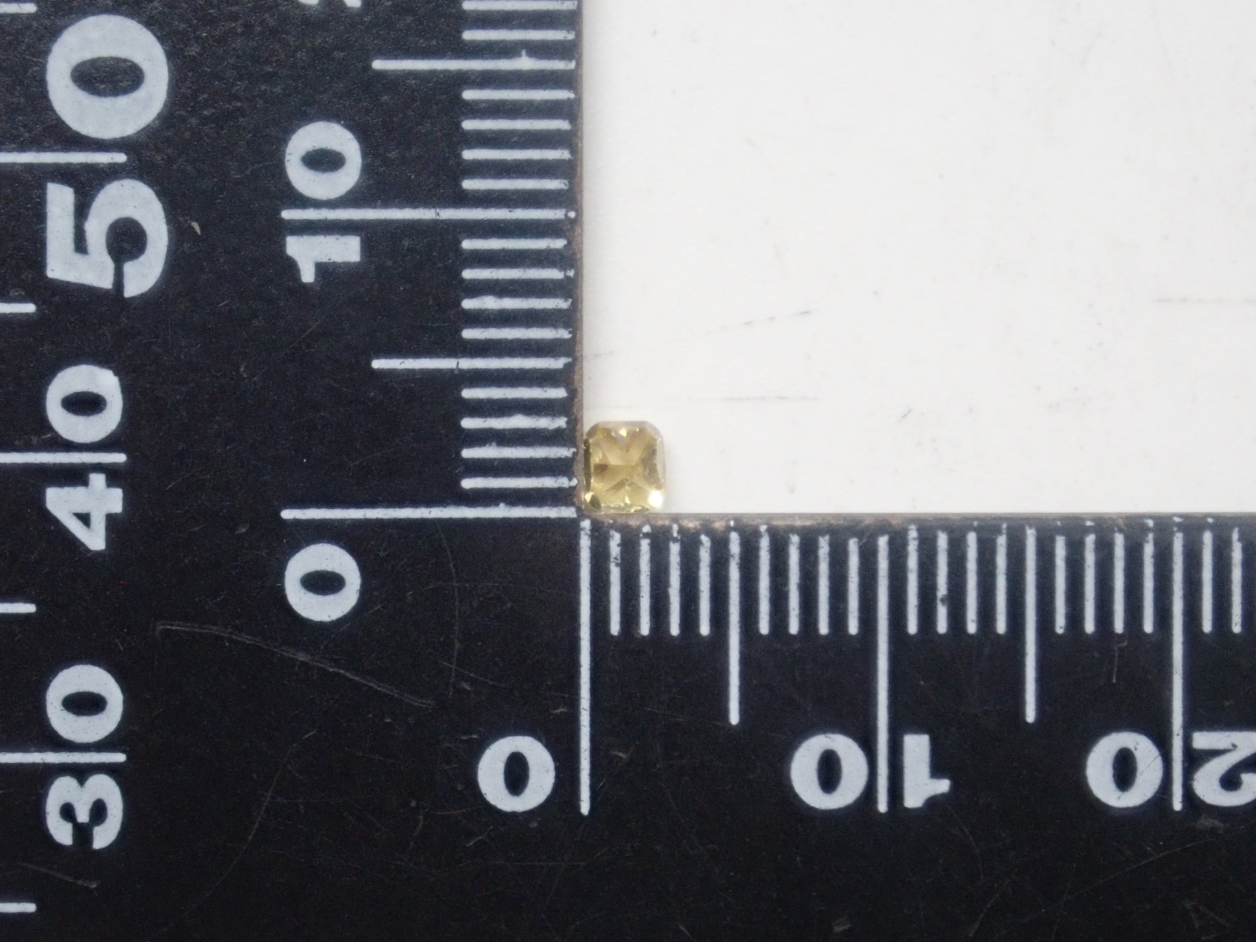 【10/31 22時販売】《限定10石》0.20ctのFANCYカラーも含むイエローダイヤモンドガチャ1石ルース《複数購入割引有》