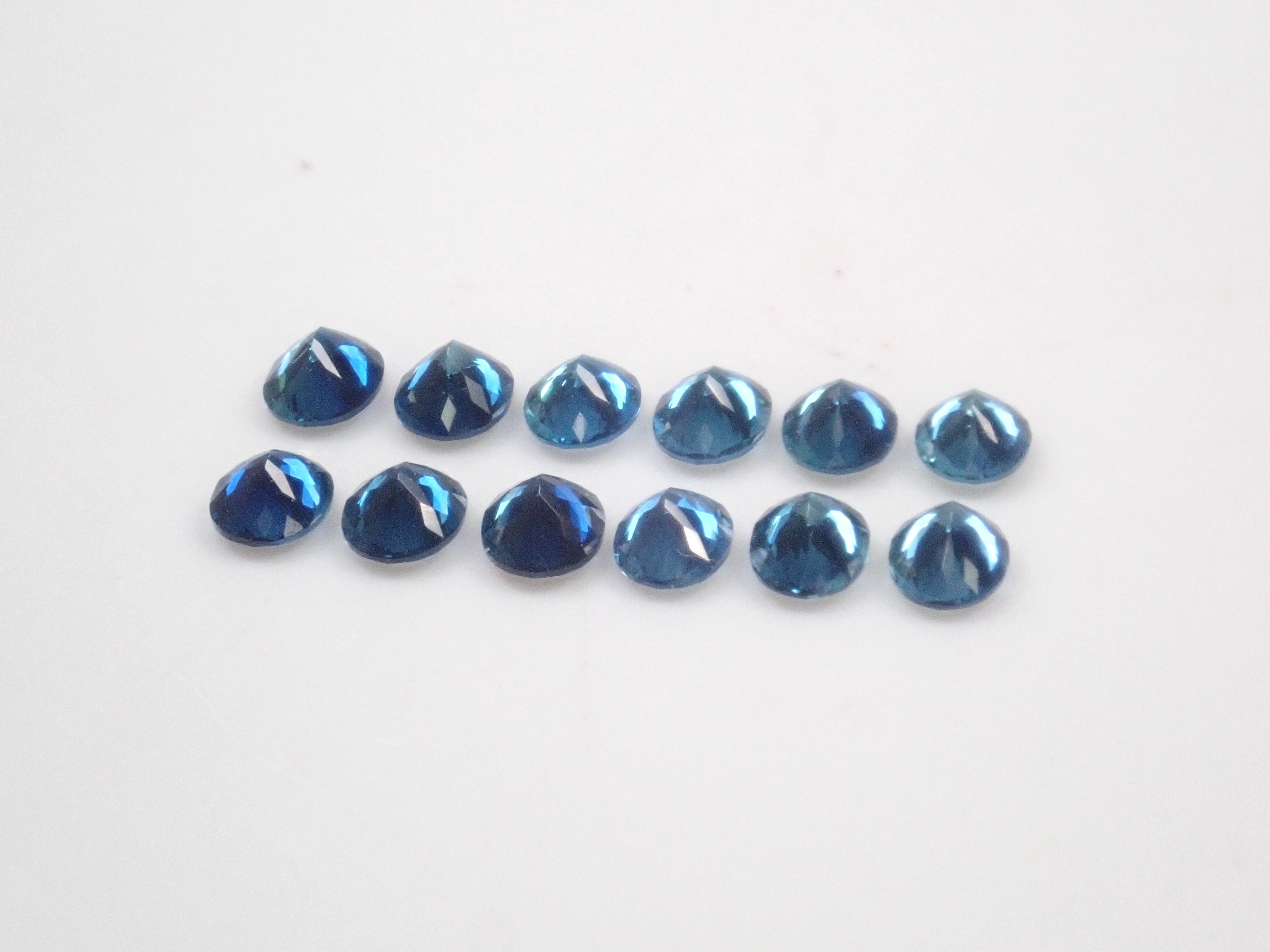 ブラジル産インディゴライトトルマリンガチャ1石ルース（4×3mm