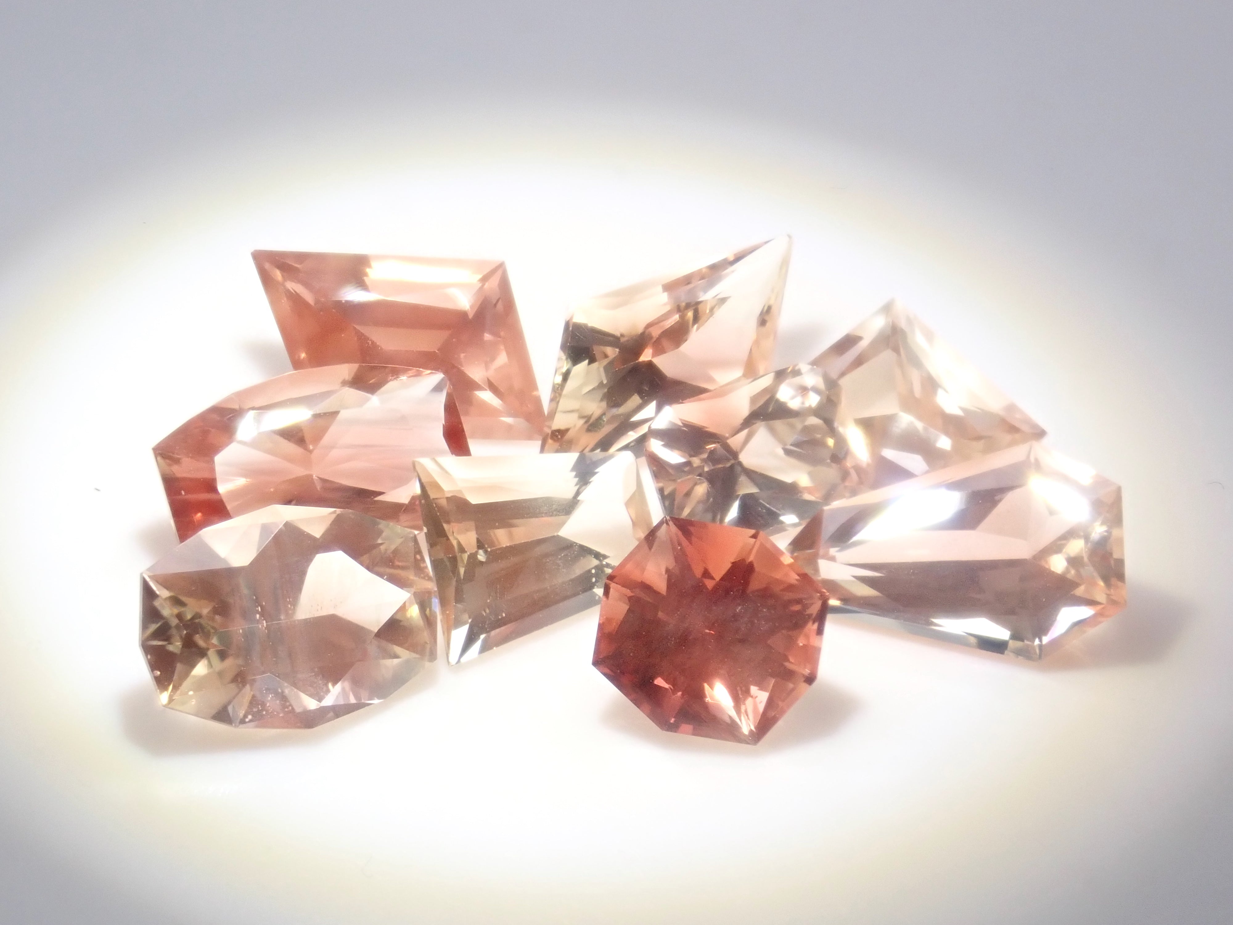 【11/1 22時販売】《限定11石》甲州貴石切子plusthreeやボルテックスカットを含むオレゴンサンストーンガチャ1石ルース（平均1.60ct）《複数購入割引有》