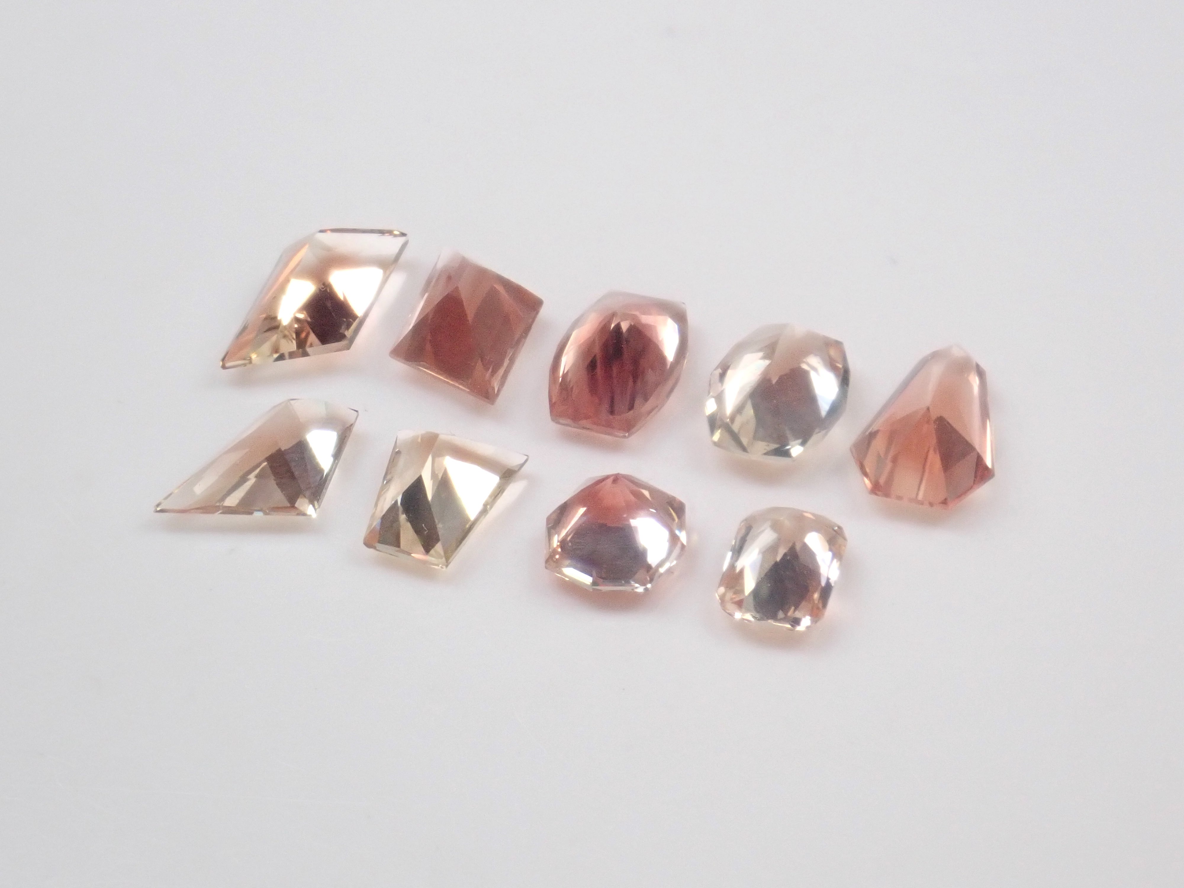 【11/1 22時販売】《限定11石》甲州貴石切子plusthreeやボルテックスカットを含むオレゴンサンストーンガチャ1石ルース（平均1.60ct）《複数購入割引有》